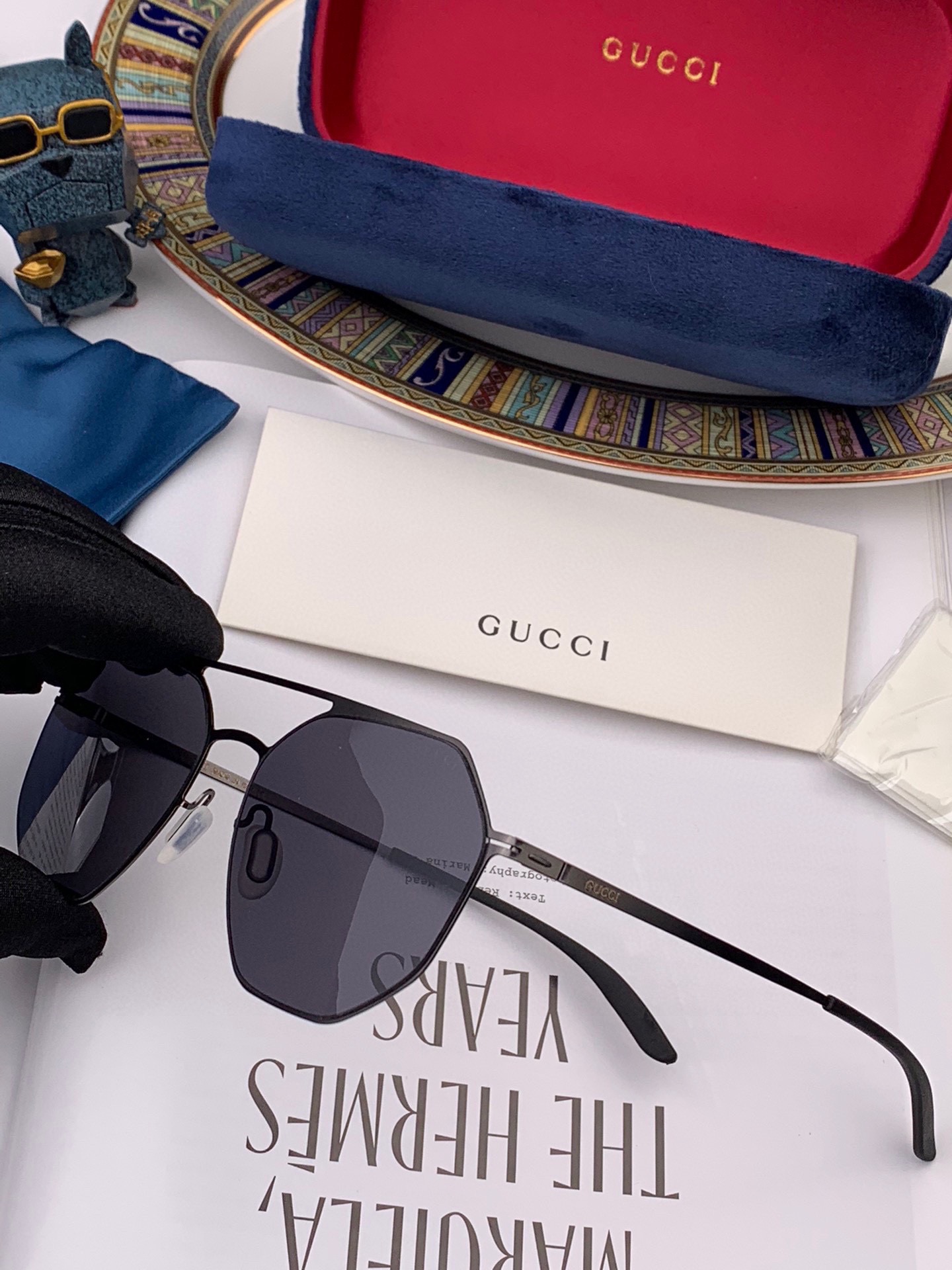 GUCCI2024新款男女情侣款太阳iP电镀永不褪色卖点超轻超有弹性整幅眼镜无螺丝重要的是压不坏镜片高清