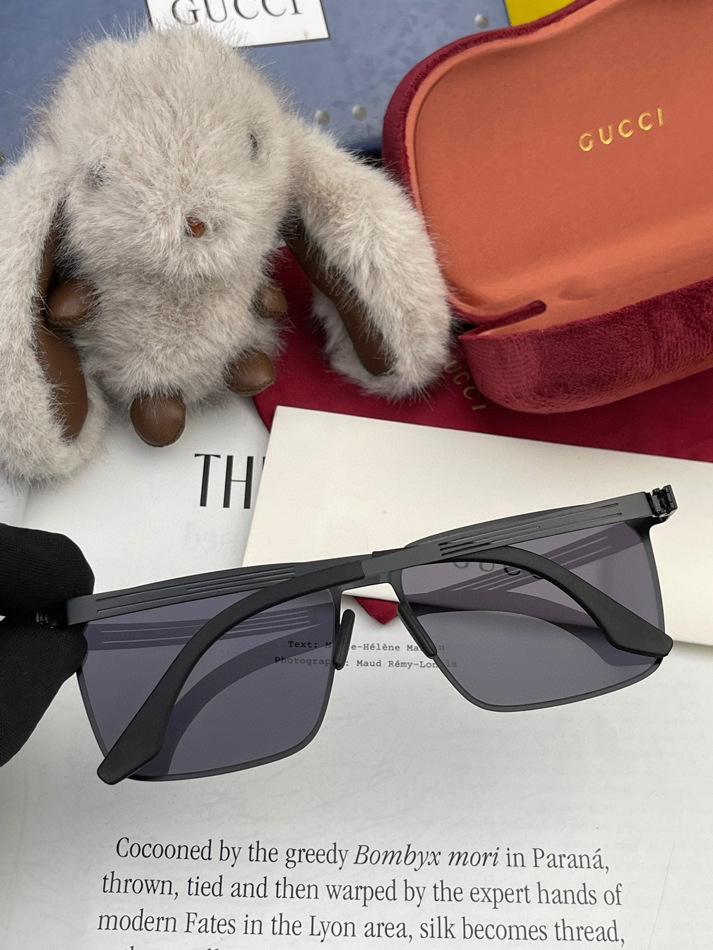 ️GUCCI2024新款男女情侣款太阳镜多边形墨镜i️电镀永不褪色超轻超有弹性整幅眼镜无螺丝重要的是压不