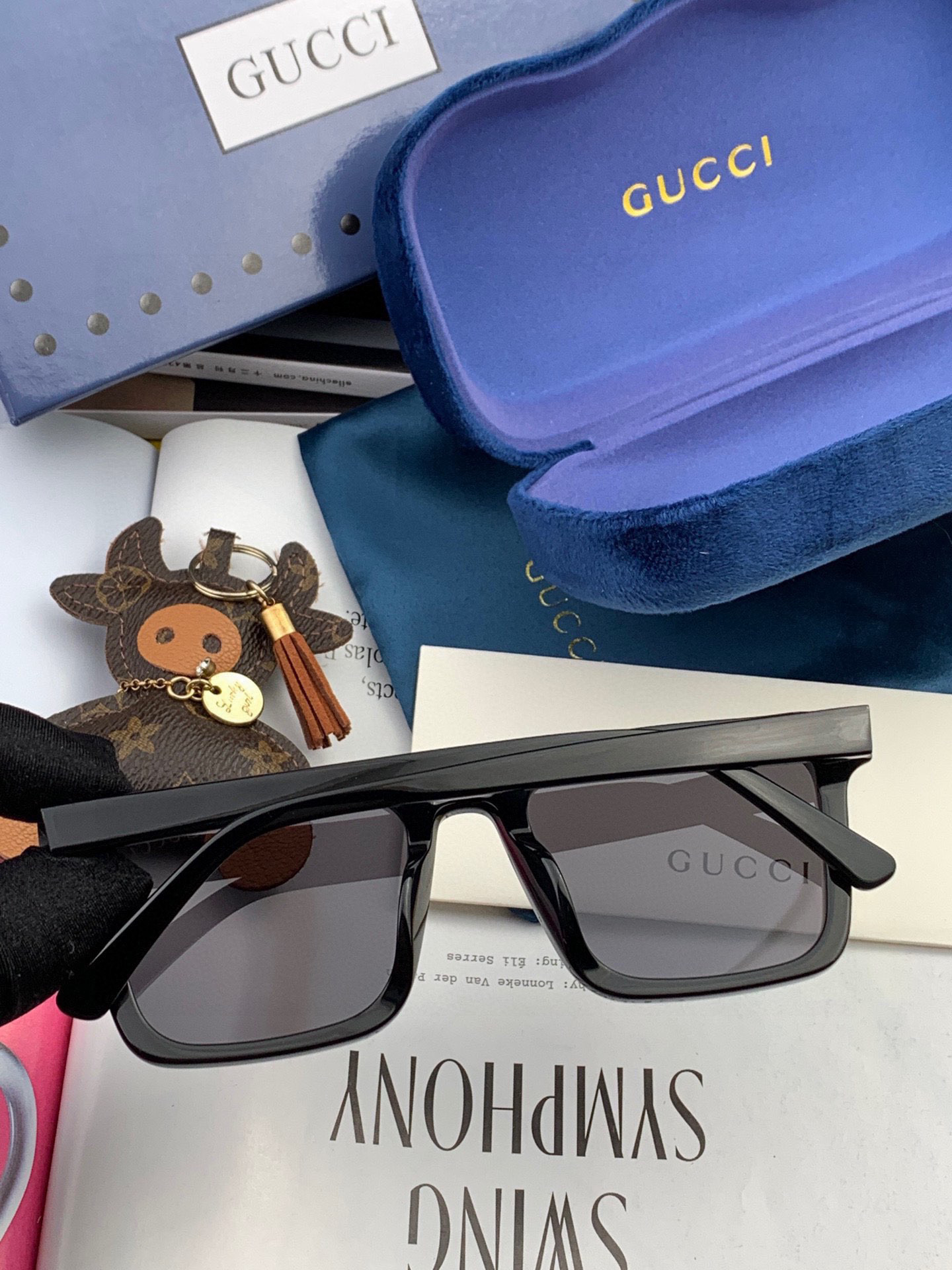 连体镜GUCCI2024开春新款一体镜大框太阳镜男女同款爆款大框尼龙太阳镜超逼格超酷镜腿品牌设计感强ni