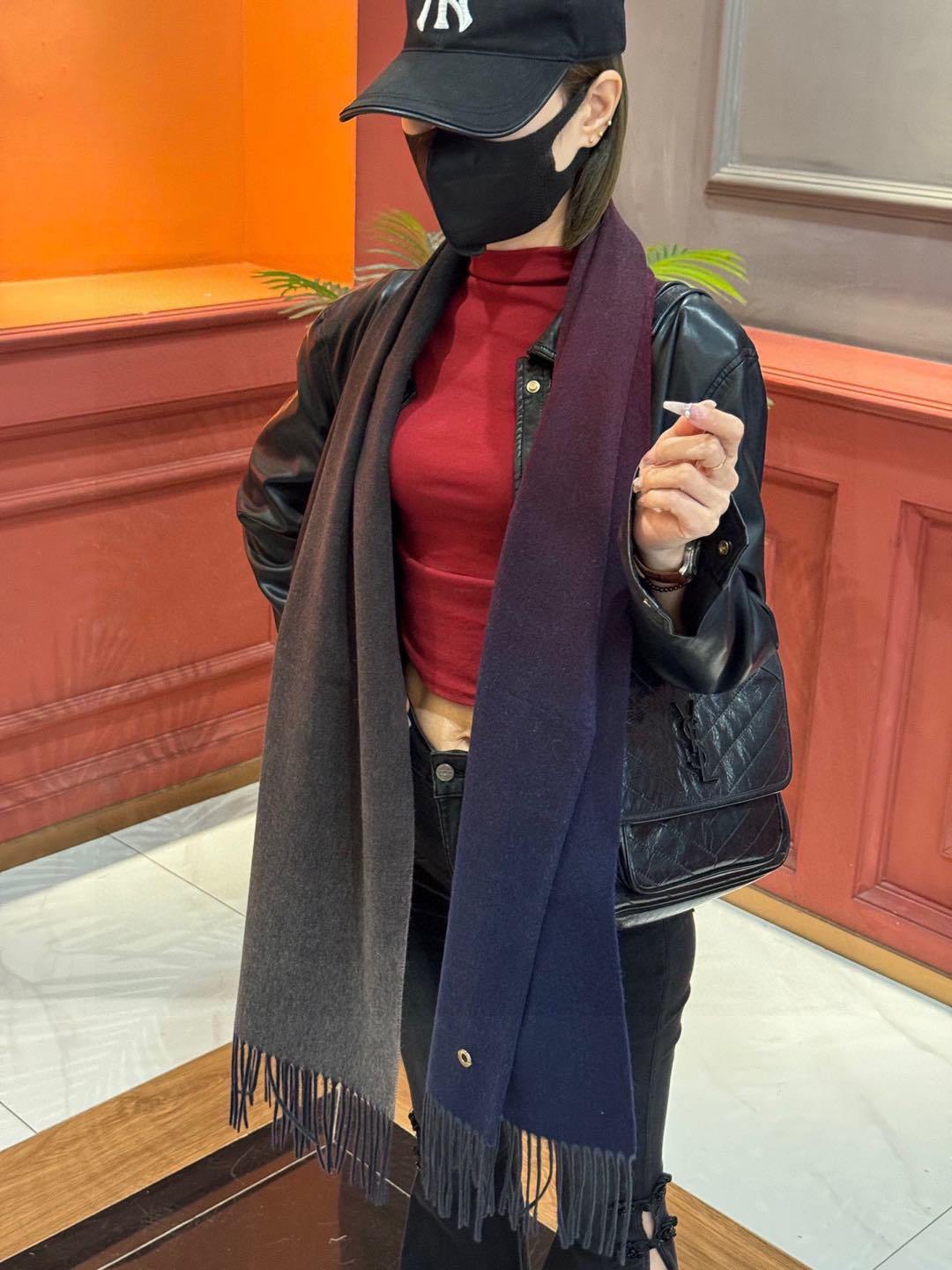 太美了皮安娜情侣款美到要尖叫专柜最新款英伦欧美范儿多色渐变又是一款即时尚又实用的大围巾&长巾撞色的颜色搭