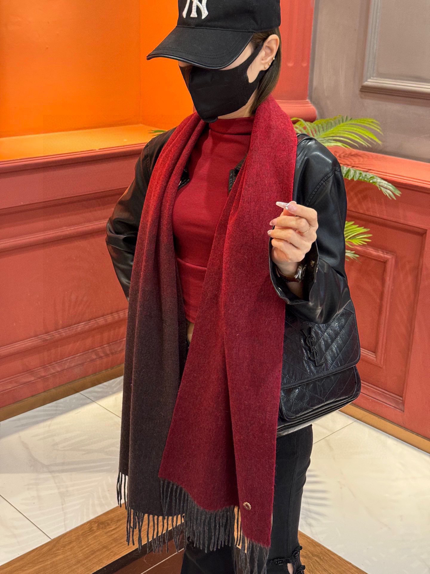 太美了皮安娜情侣款美到要尖叫专柜最新款英伦欧美范儿多色渐变又是一款即时尚又实用的大围巾&长巾撞色的颜色搭