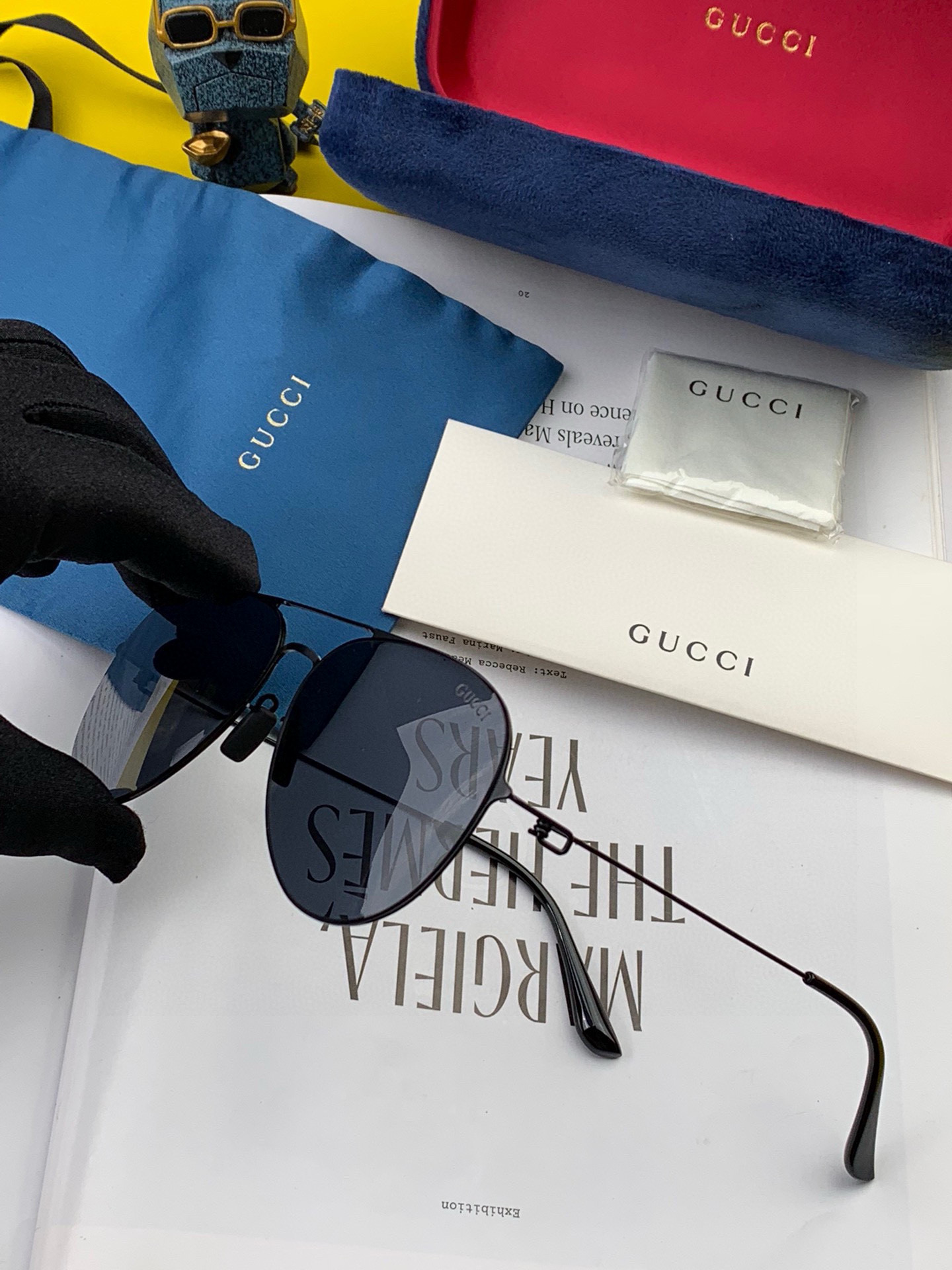      GUCCI-2025新款男‮情女‬侣款太阳iP电镀‮不永‬褪色 卖点：超轻‮有超‬弹性整幅眼镜