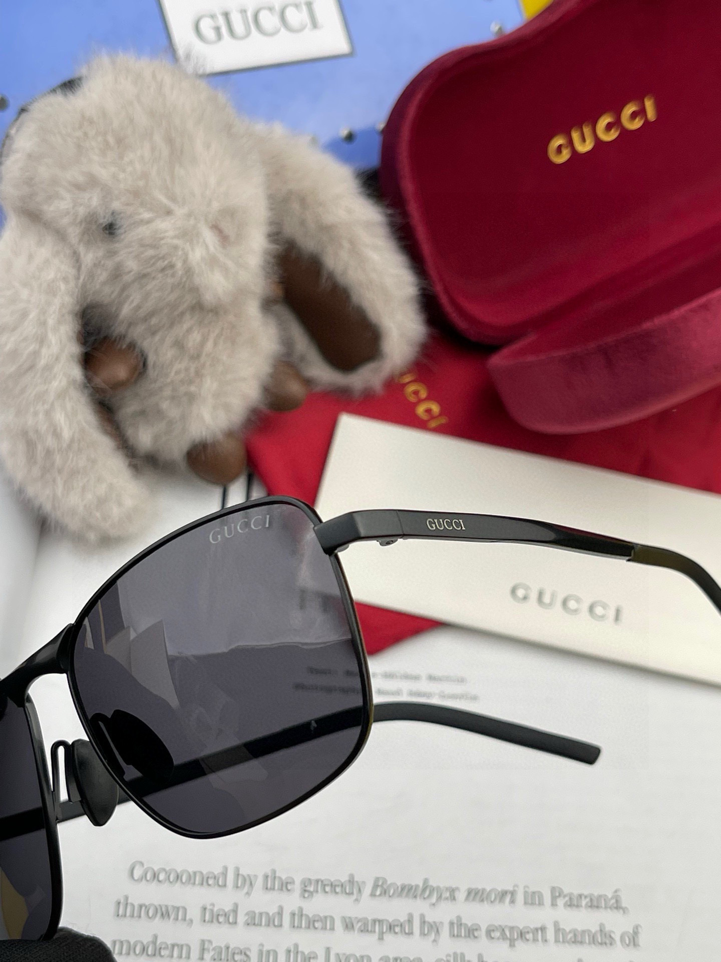  Gucci 。  高品质男女款墨镜   👍 进口宝丽来偏光镜片  。蛤蟆镜 开车钓鱼都可 。百搭显瘦