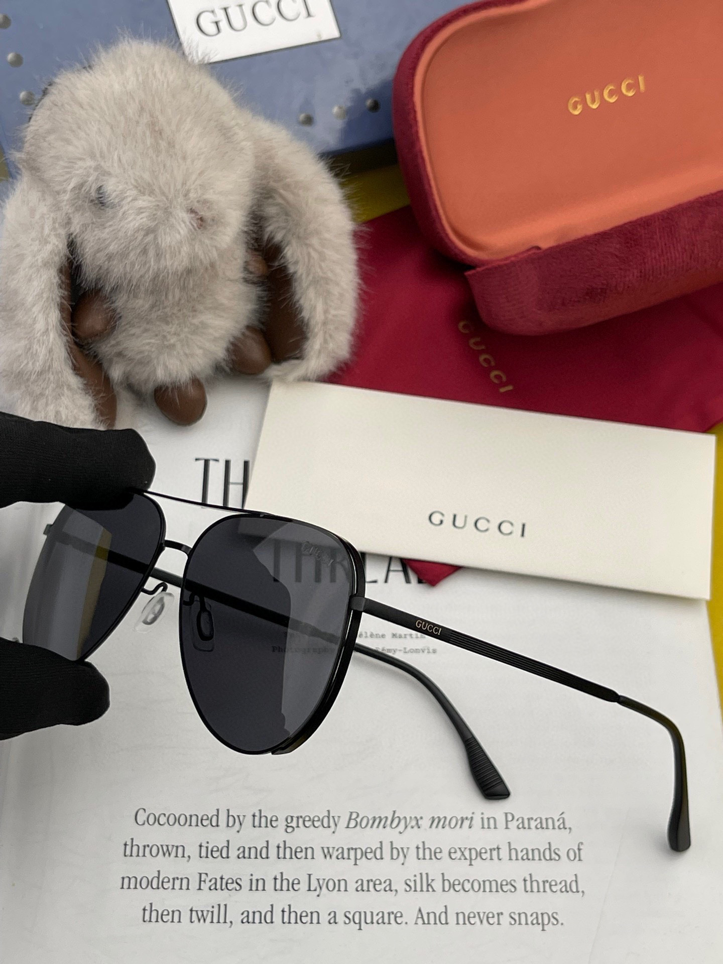         GUCCI 男款炫彩飞行员偏光太阳镜 ❤️材质：高清尼龙加厚卡槽高清偏光镜片 🌹无边框镜