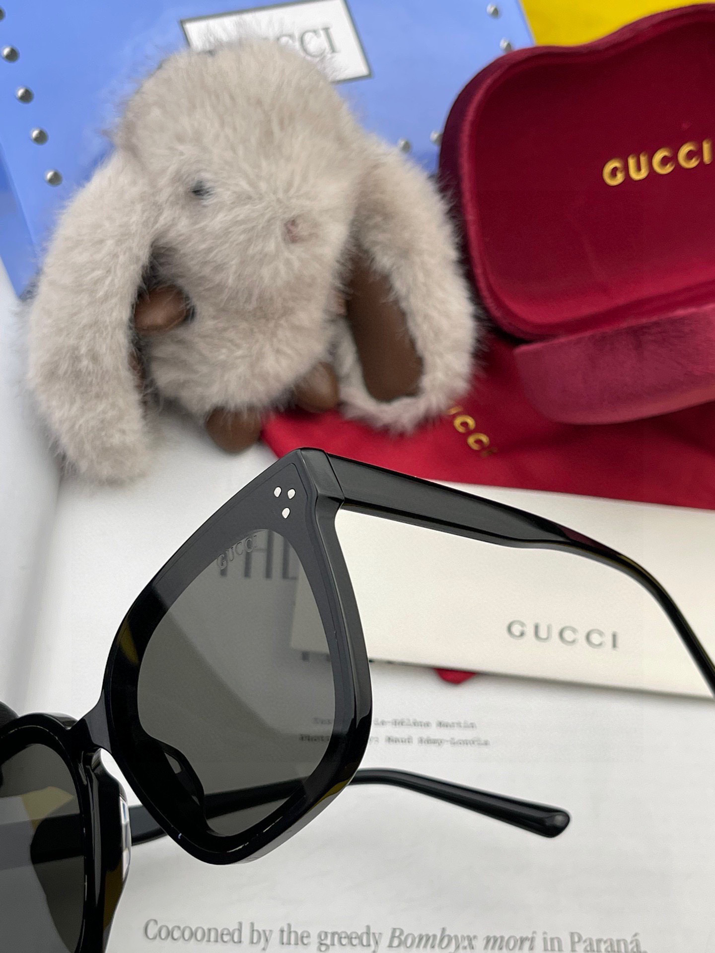   GUCCI2025开春新款一体镜 大框太阳镜男女同款 😎 
爆款大框尼龙太阳镜 超逼格超酷 
镜腿品