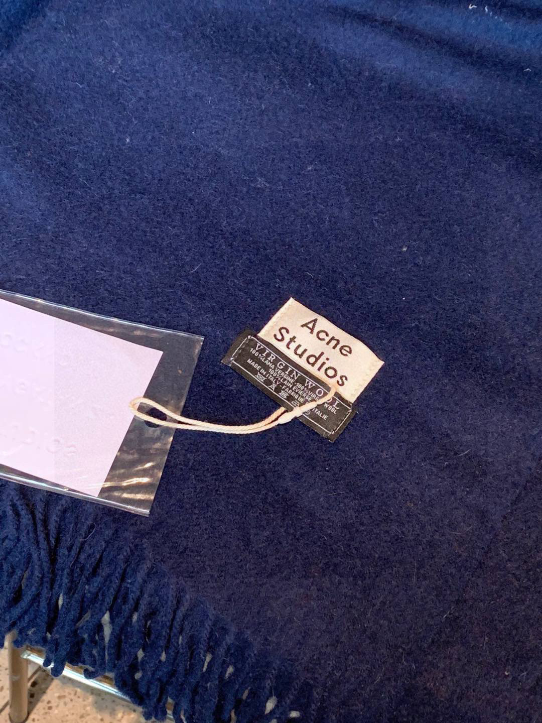 ACNE: Swedish Fashion Brand Embracing Light Colors and Comfortable Styles - 图片 4