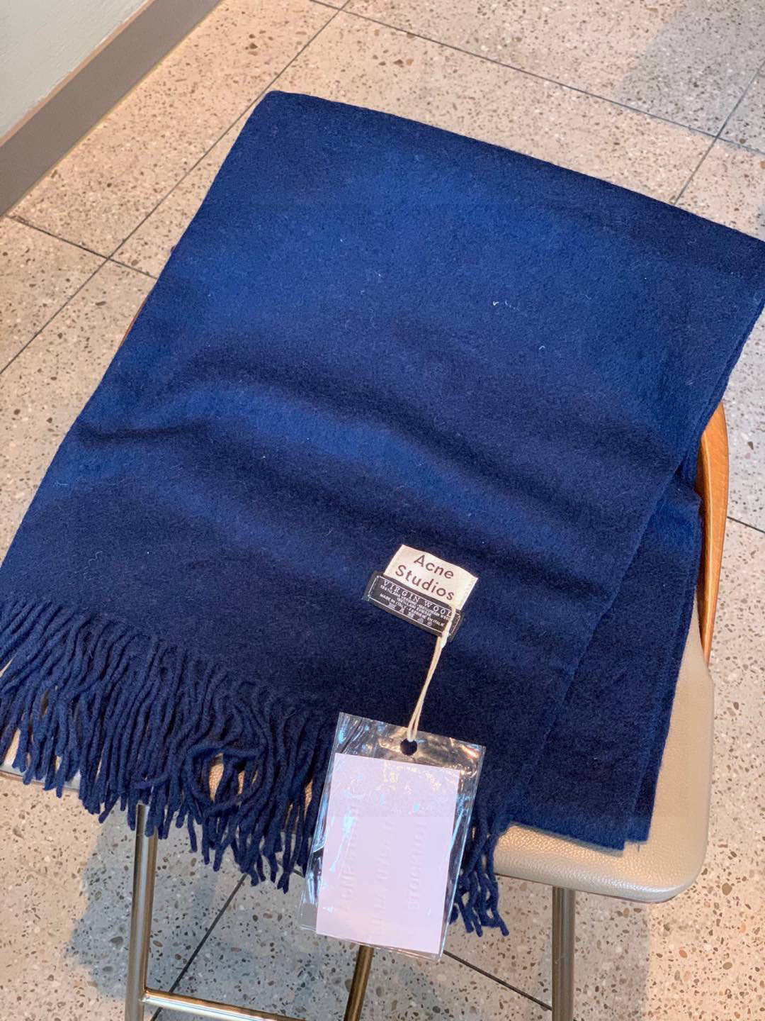 ACNE: Swedish Fashion Brand Embracing Light Colors and Comfortable Styles - 图片 3