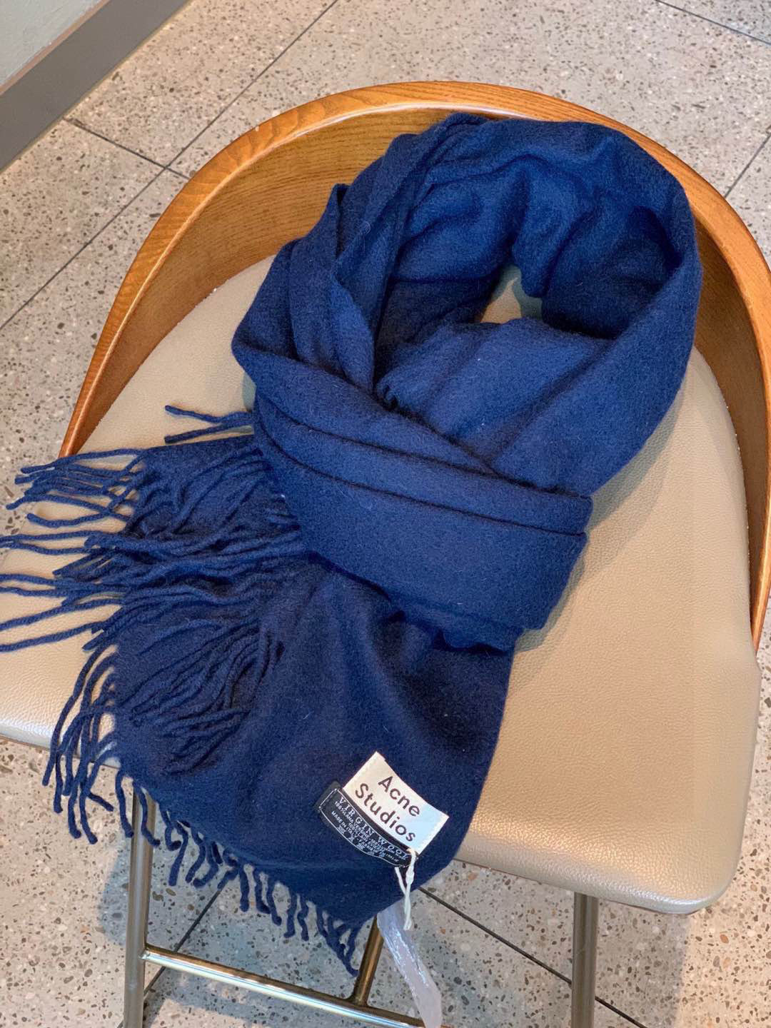 ACNE: Swedish Fashion Brand Embracing Light Colors and Comfortable Styles - 图片 6