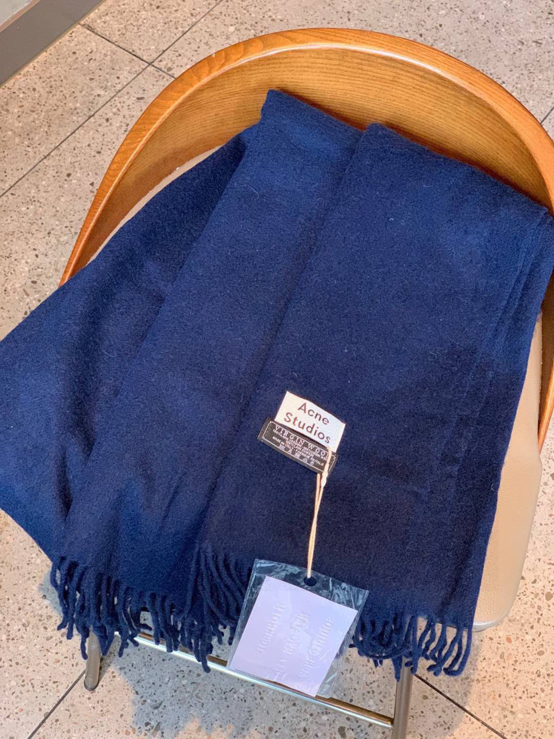 ACNE: Swedish Fashion Brand Embracing Light Colors and Comfortable Styles - 图片 7