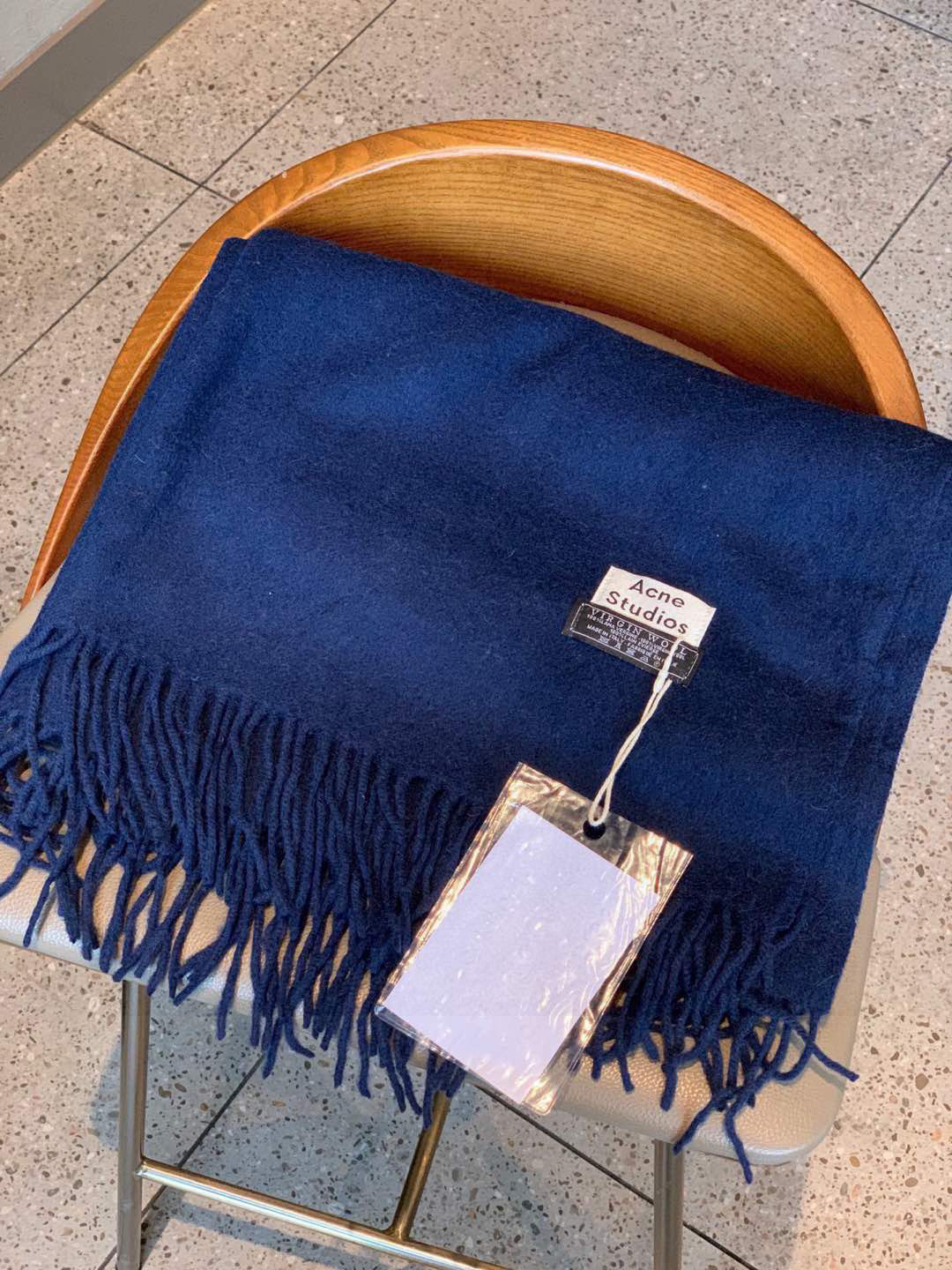 ACNE: Swedish Fashion Brand Embracing Light Colors and Comfortable Styles - 图片 9