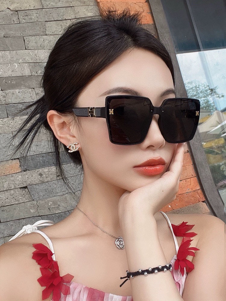   HERMES 爱马仕 2023开春新款🎈原版出货 网红超爆款💙经典奢华全球风强酷亲亲 时尚方框太阳