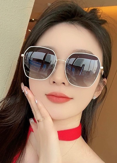    🔺 香奈儿 🔻2025官方新款 众多明星同款色‼️‼️新款大框偏光墨镜 🌈🌈宝丽来超清加厚太阳镜🔝