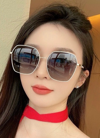    🔺 香奈儿 🔻2025官方新款 众多明星同款色‼️‼️新款大框偏光墨镜 🌈🌈宝丽来超清加厚太阳镜🔝
