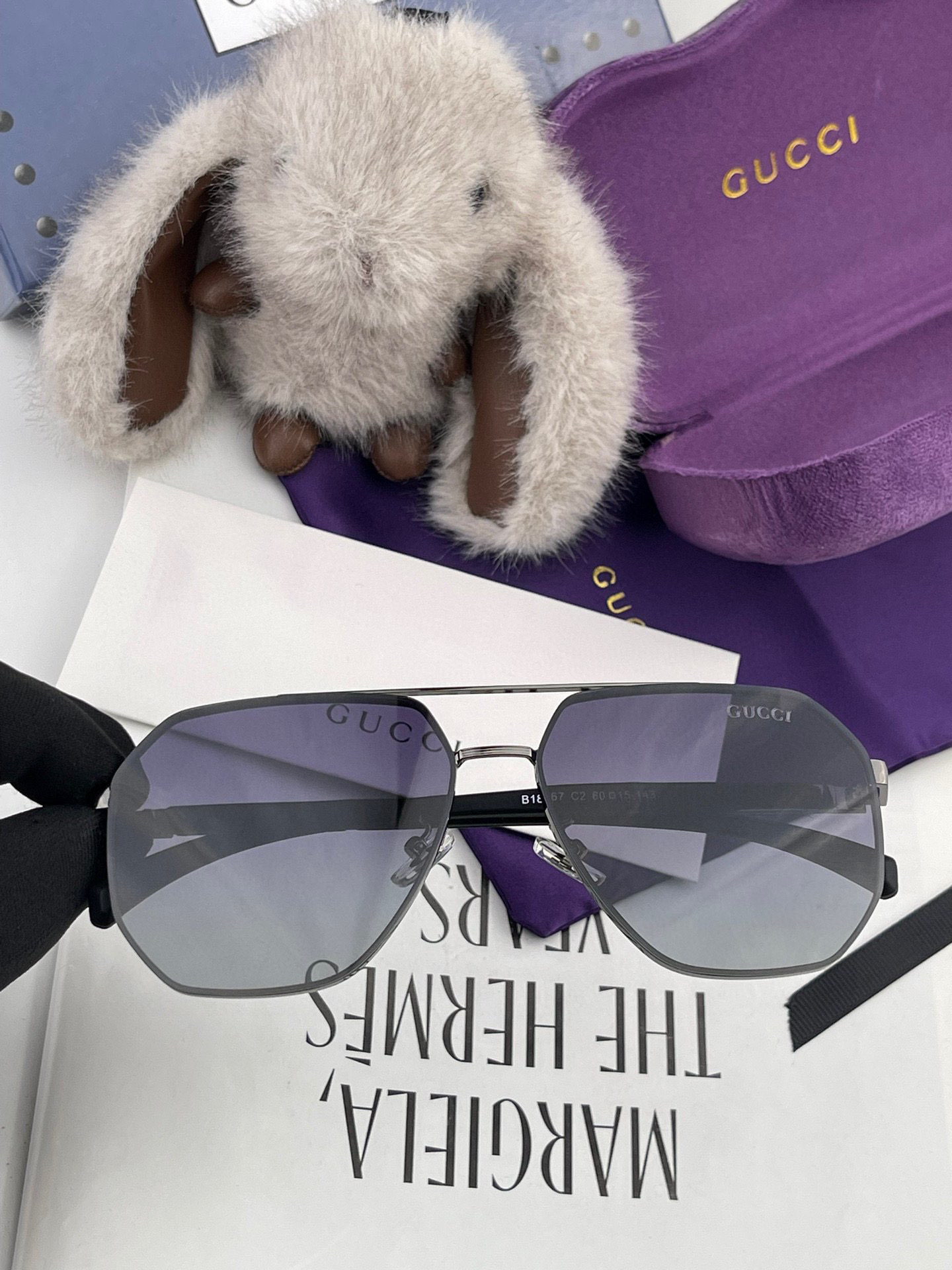         GUCCI 男款炫彩飞行员偏光太阳镜 ❤️材质：高清尼龙加厚卡槽高清偏光镜片 🌹无边框镜
