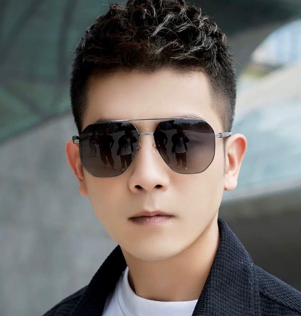         GUCCI 男款炫彩飞行员偏光太阳镜 ❤️材质：高清尼龙加厚卡槽高清偏光镜片 🌹无边框镜