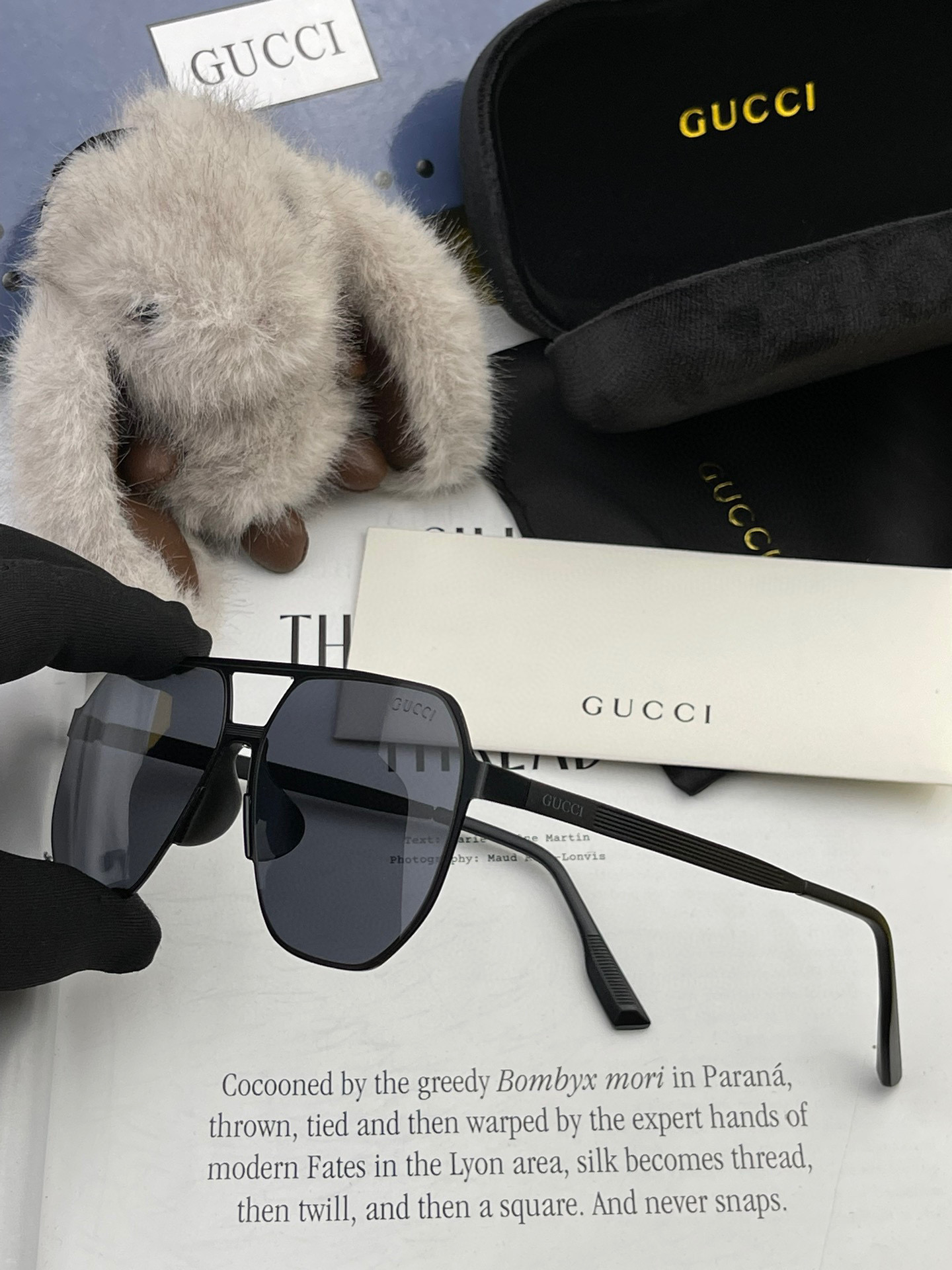        GUCCI 男款炫彩飞行员偏光太阳镜 ❤️材质：高清尼龙加厚卡槽高清偏光镜片 🌹无边框镜架