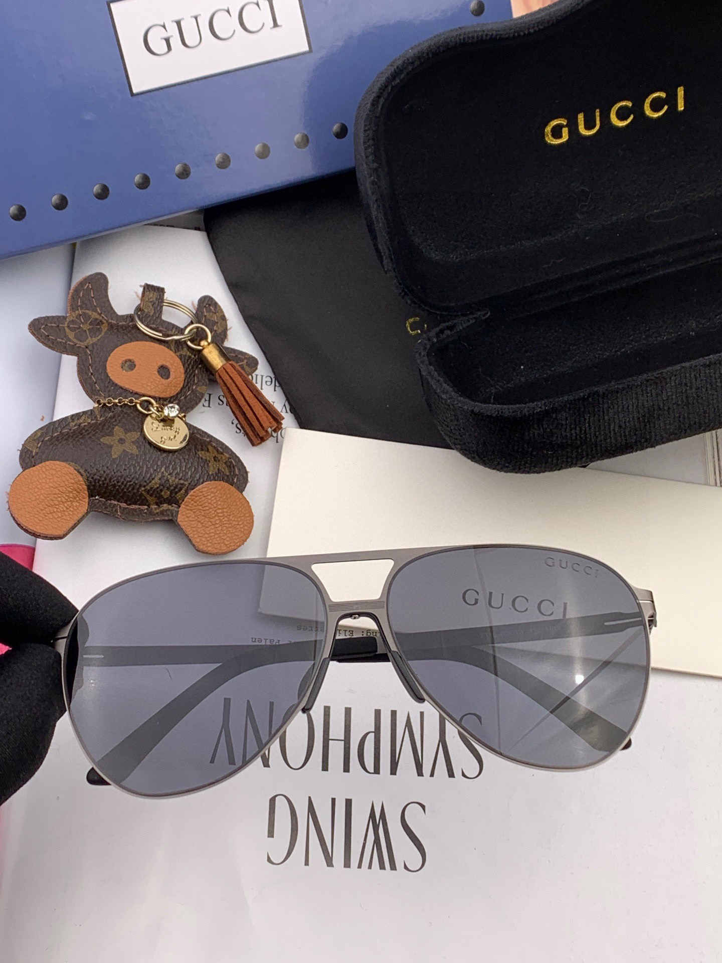♦️ GUCCI 2025新款男女情侣款太阳镜多边形墨镜iP电镀永不褪色 超轻超有弹性整幅眼镜无螺丝重要