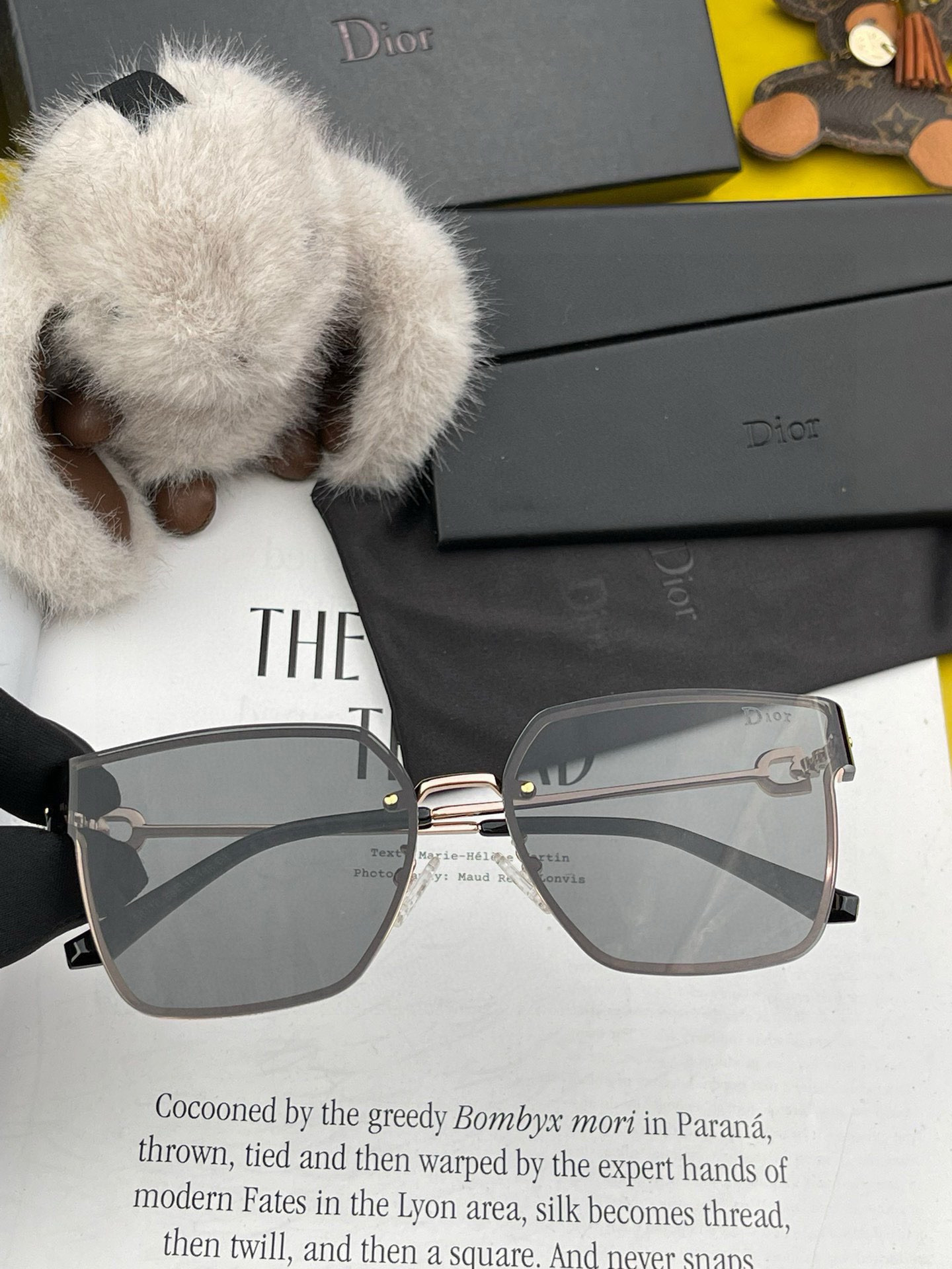   DIOR🌋☔️时尚无框太阳镜镜片 顶级奢侈品强 高品质胜利亲亲🍦🍨 得意 气质非凡😄 🍫🍪女士开车墨