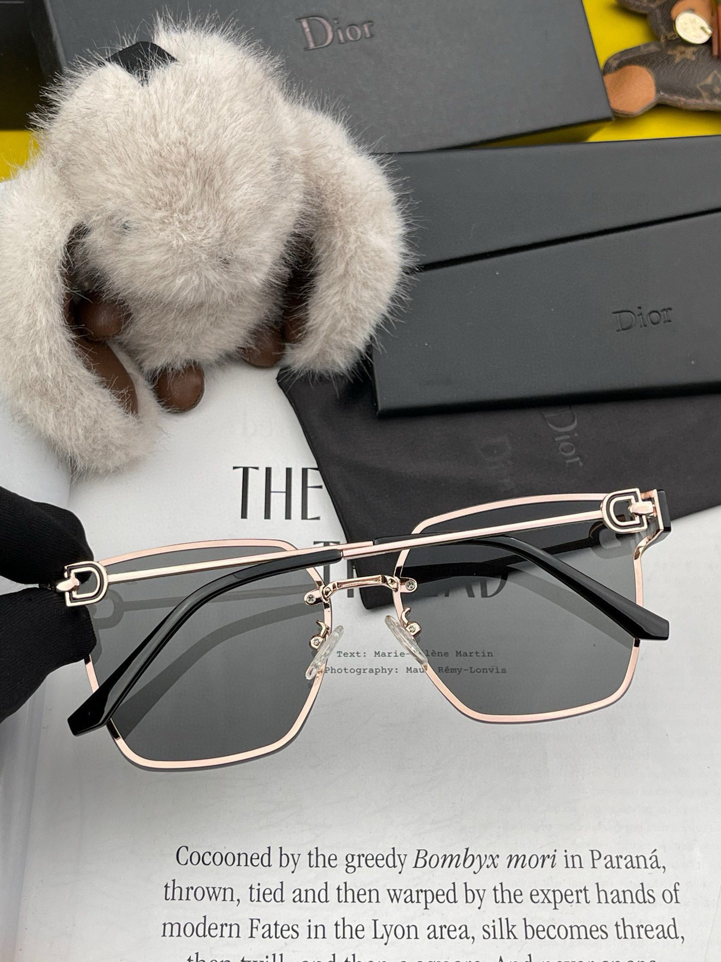   DIOR🌋☔️时尚无框太阳镜镜片 顶级奢侈品强 高品质胜利亲亲🍦🍨 得意 气质非凡😄 🍫🍪女士开车墨
