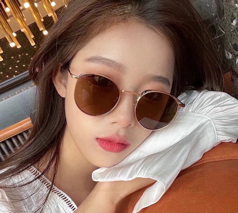   Gucci 。  高品质男女款墨镜   👍 进口宝丽来偏光镜片  。 开车钓鱼都可 。百搭显瘦墨镜韩