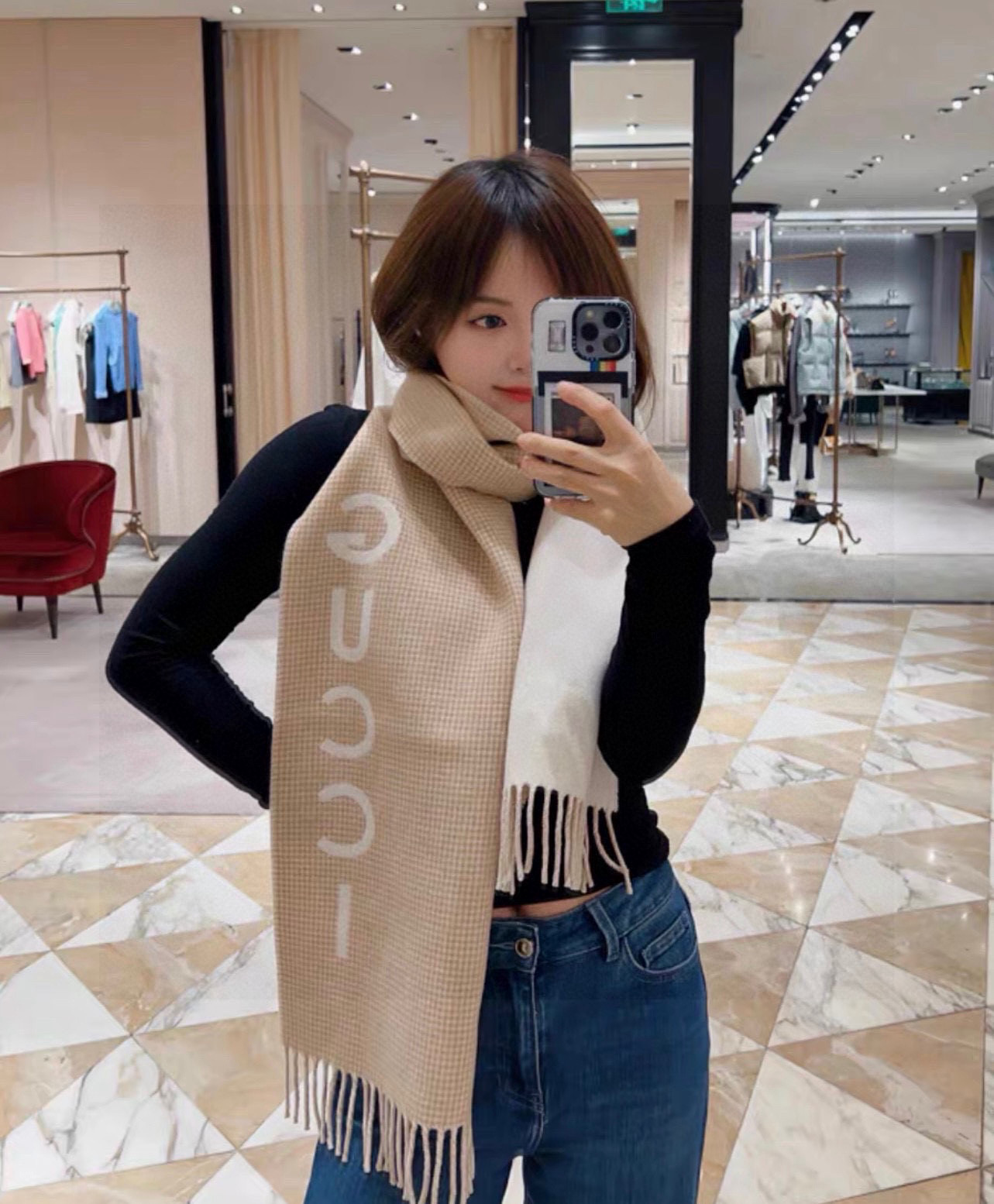 Luxurious Wool Scarf with Double-Sided Design and Elegant Logo – Warm and Stylish Choice - 图片 2
