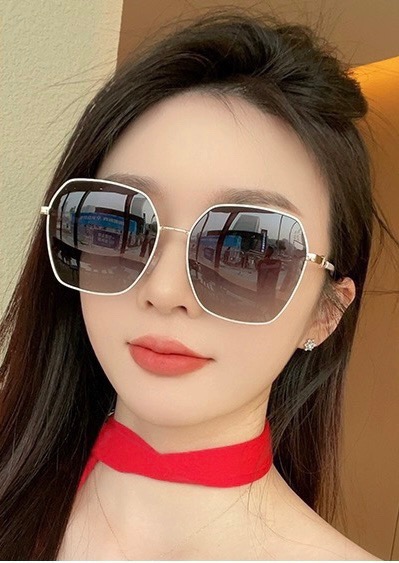    🔺 香奈儿 🔻2025官方新款 众多明星同款色‼️‼️新款大框偏光墨镜 🌈🌈宝丽来超清加厚太阳镜🔝