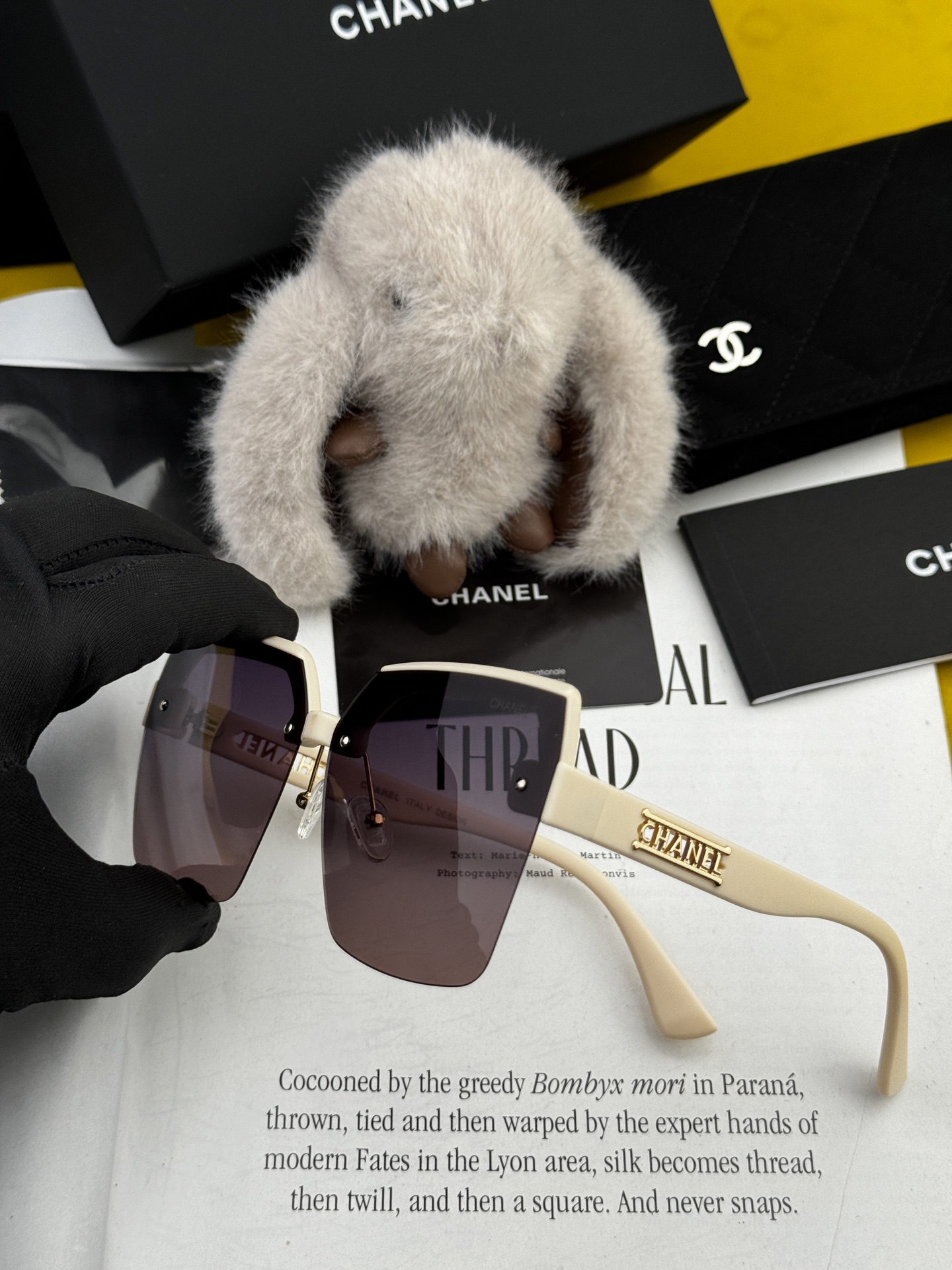  【CHANEL】香奈儿 2025新款潮流爆款 时尚方框太阳镜 佩戴舒适 网红潮款墨镜  女士高清加厚偏