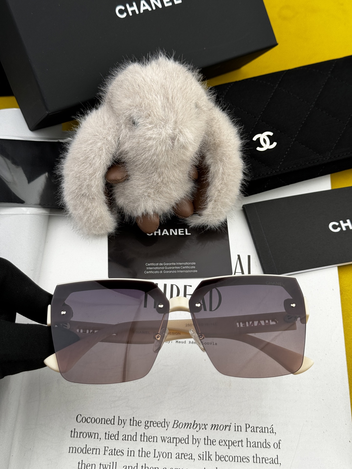  【CHANEL】香奈儿 2025新款潮流爆款 时尚方框太阳镜 佩戴舒适 网红潮款墨镜  女士高清加厚偏