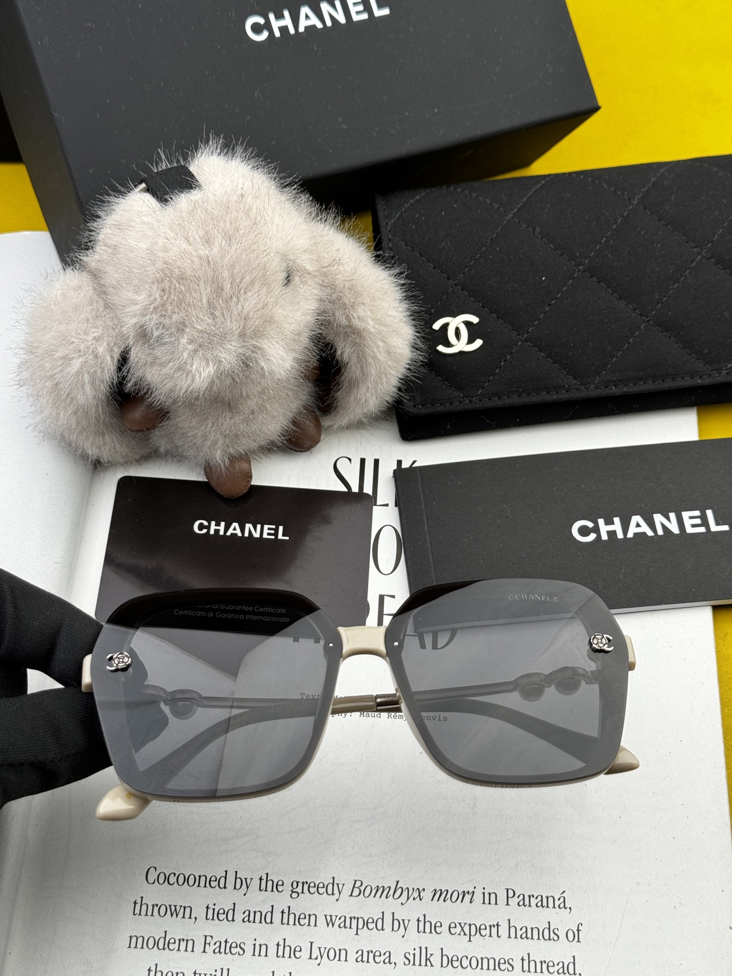 🔺CHANEL🔻2025官方早春新款，众多明星同款色香奈儿‼️‼️新款珍珠大框偏光墨镜 ，🌈🌈宝丽来超清