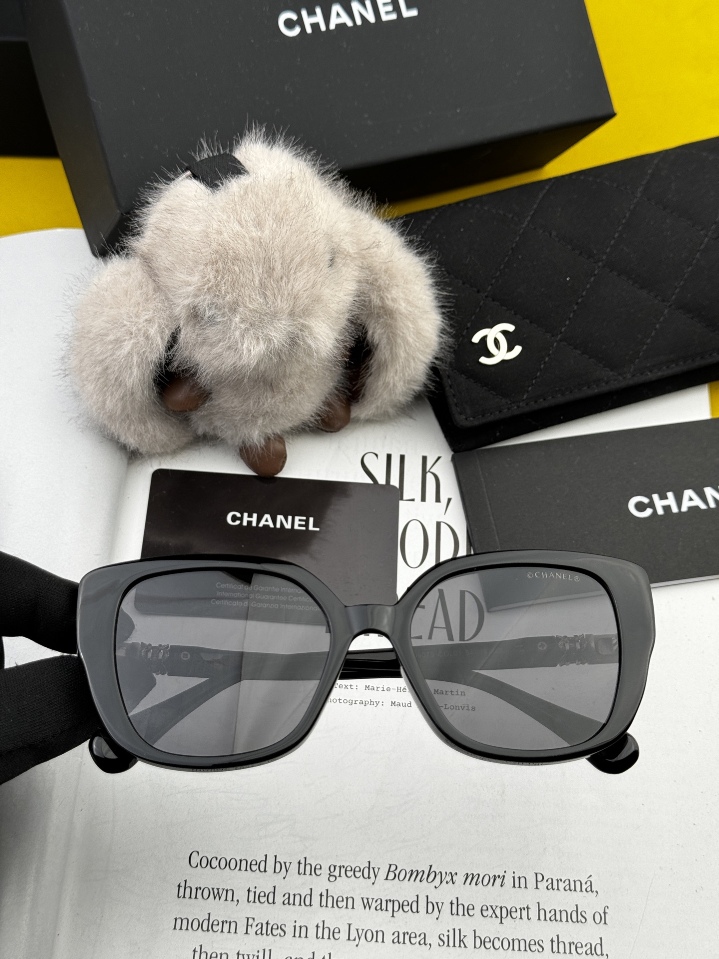   【CHANEL】香奈儿 2025新款潮流爆款 时尚方框太阳镜 佩戴舒适 网红潮款墨镜  女士高清加厚