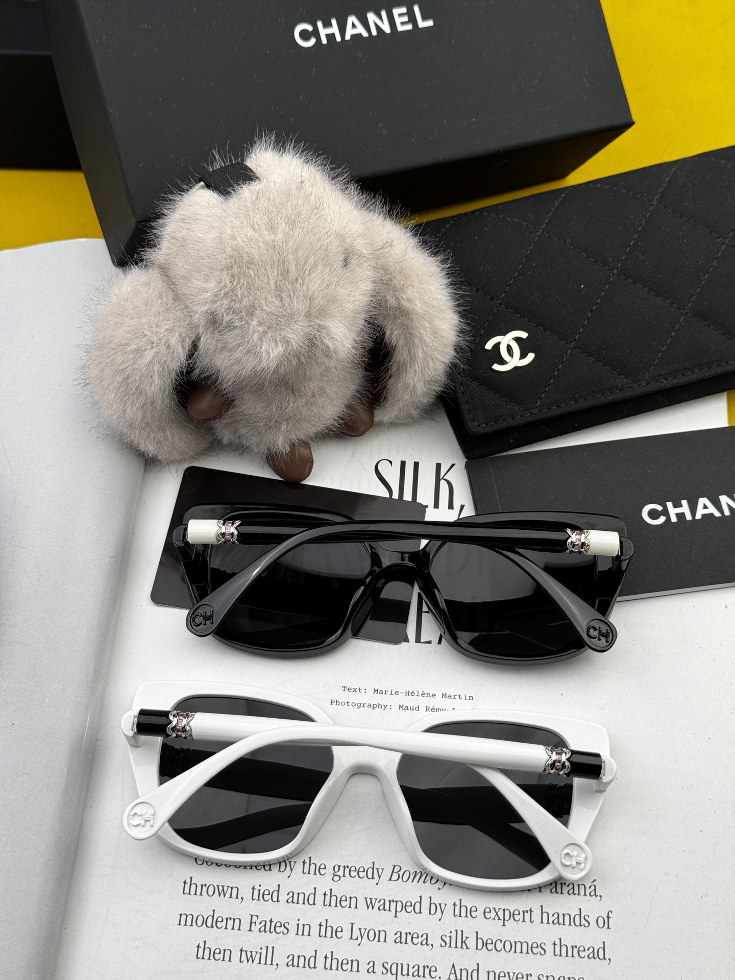   【CHANEL】香奈儿 2025新款潮流爆款 时尚方框太阳镜 佩戴舒适 网红潮款墨镜  女士高清加厚