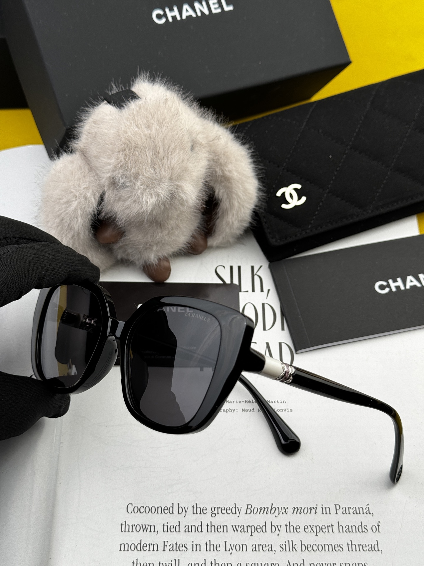   【CHANEL】香奈儿 2025新款潮流爆款 时尚方框太阳镜 佩戴舒适 网红潮款墨镜  女士高清加厚