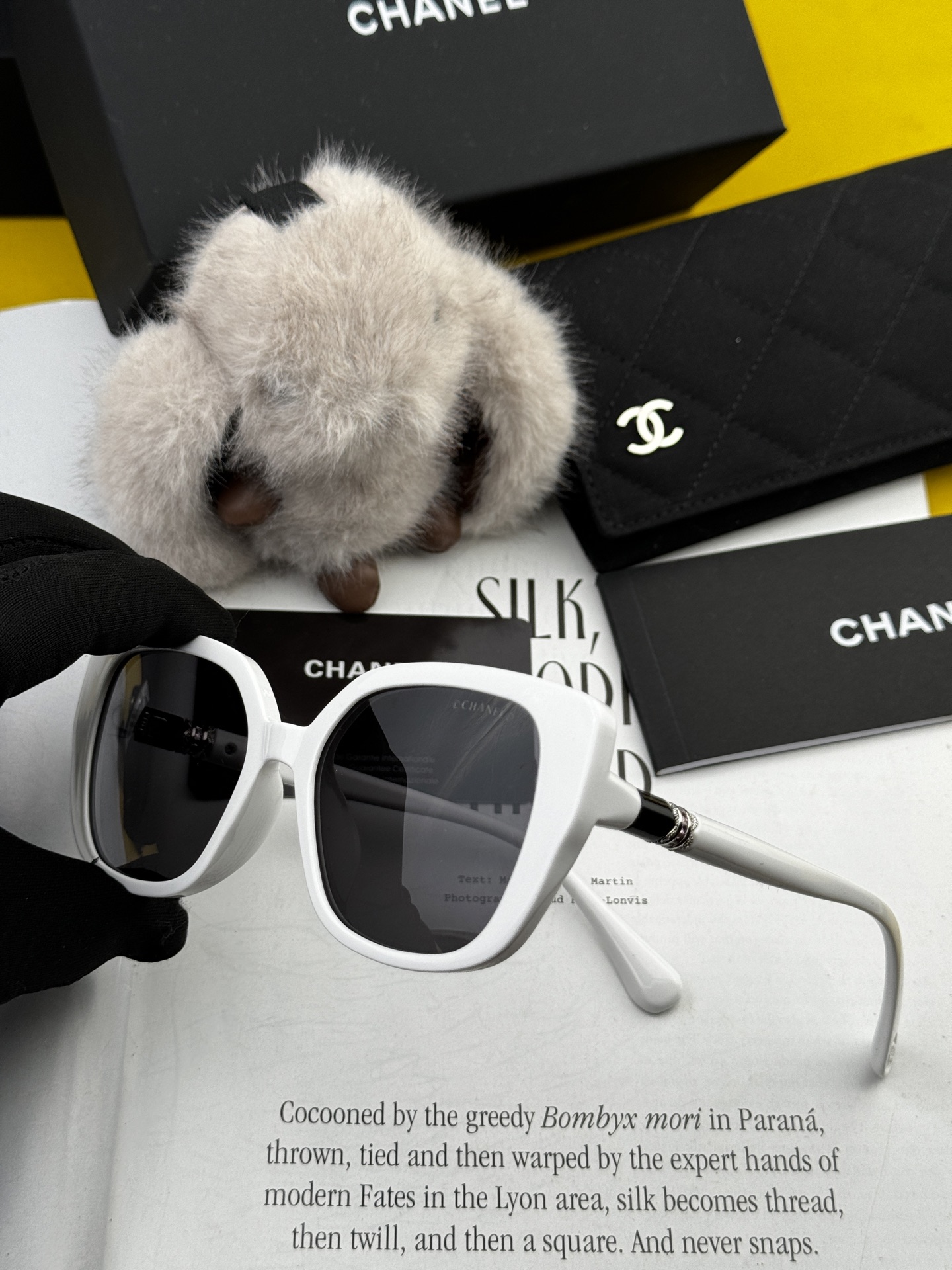   【CHANEL】香奈儿 2025新款潮流爆款 时尚方框太阳镜 佩戴舒适 网红潮款墨镜  女士高清加厚
