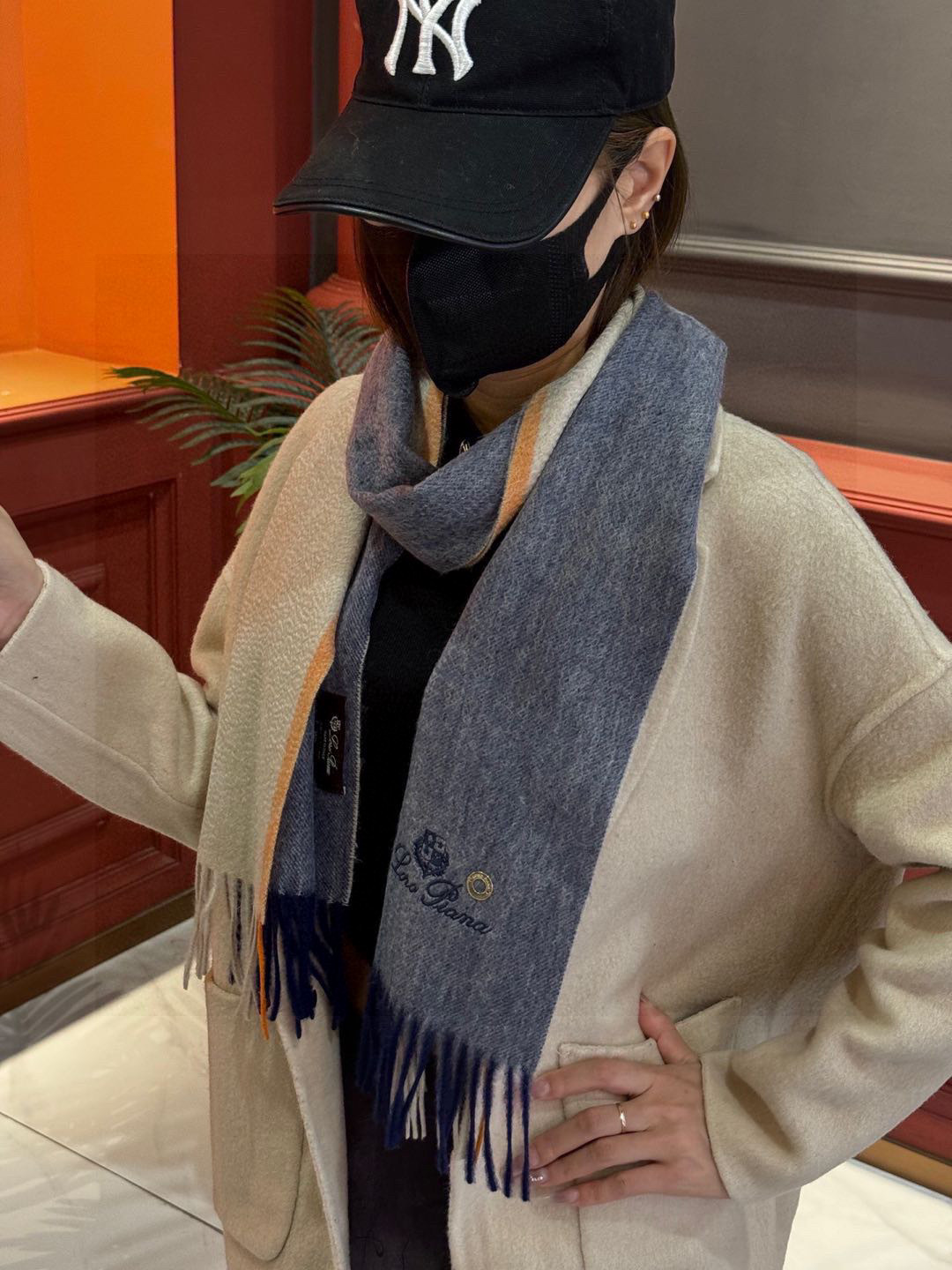 Luxurious Loro Piana Scarf Collection: High-Quality Wool, Timeless Elegance in Vibrant Colors - 图片 2