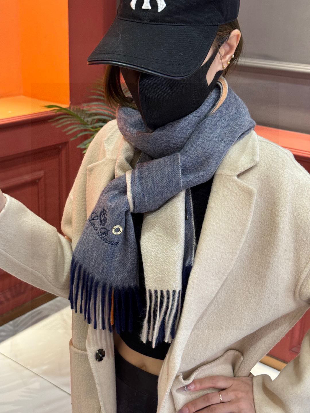 Luxurious Loro Piana Scarf Collection: High-Quality Wool, Timeless Elegance in Vibrant Colors - 图片 3