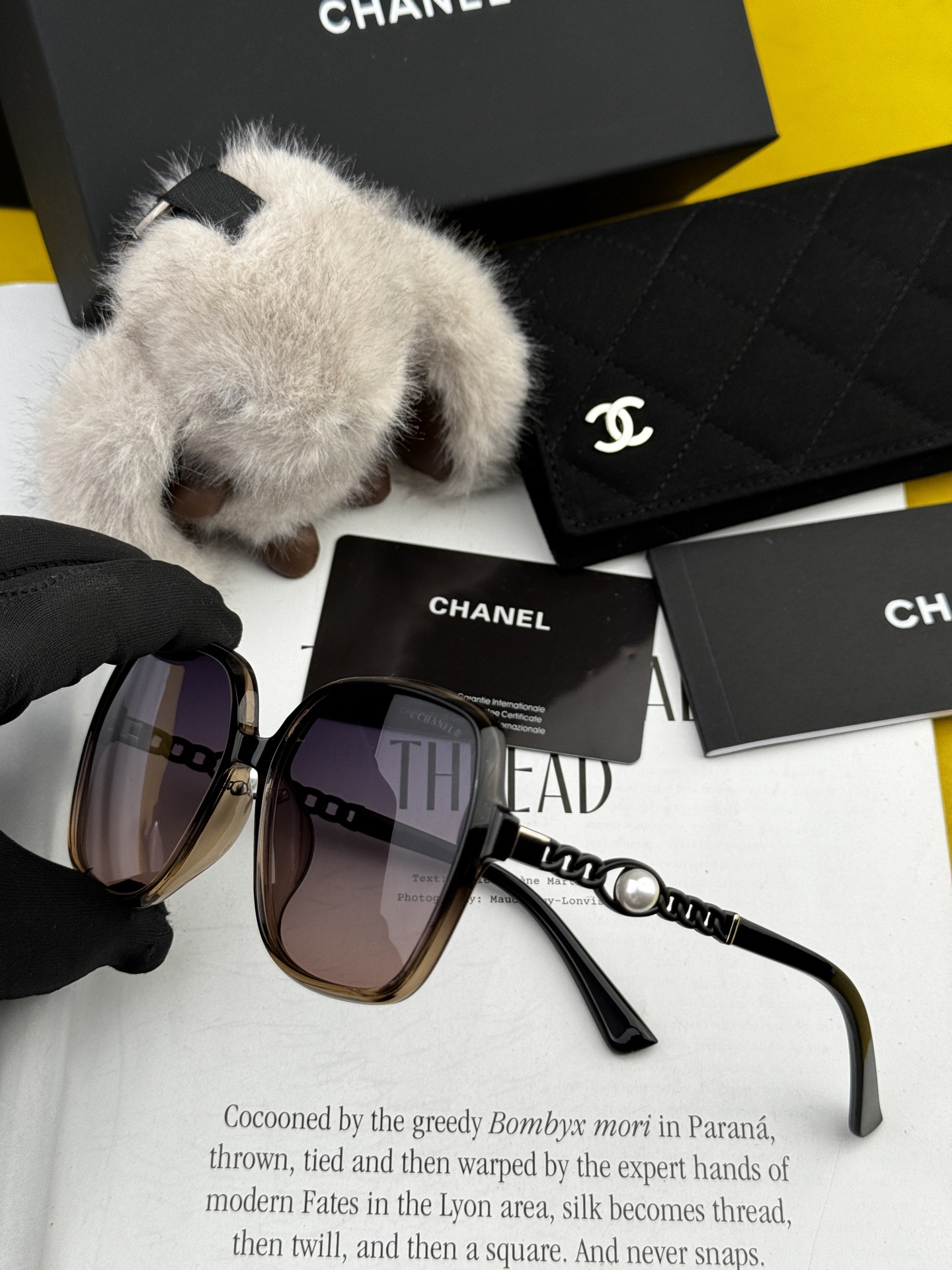    新品CHANEL 香奈儿珍珠太阳镜以独特魅力和前卫风格诠释春夏最新眼镜，质感超好佩带舒适 型号：C