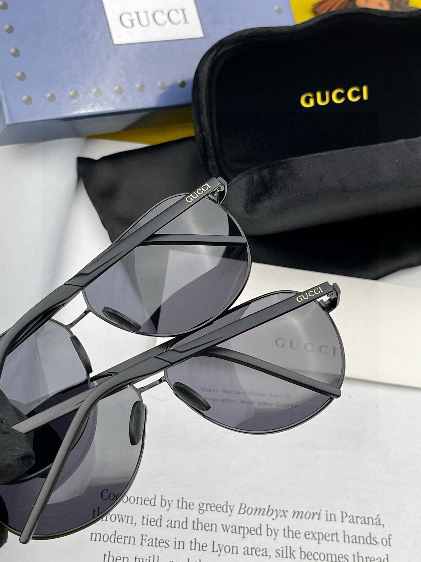   Gucci 。  高品质男女款墨镜   👍 进口宝丽来偏光镜片  。蛤蟆镜 开车钓鱼都可 。百搭显瘦