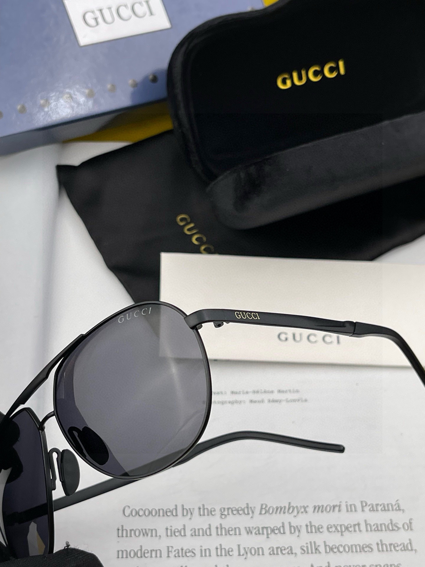   Gucci 。  高品质男女款墨镜   👍 进口宝丽来偏光镜片  。蛤蟆镜 开车钓鱼都可 。百搭显瘦