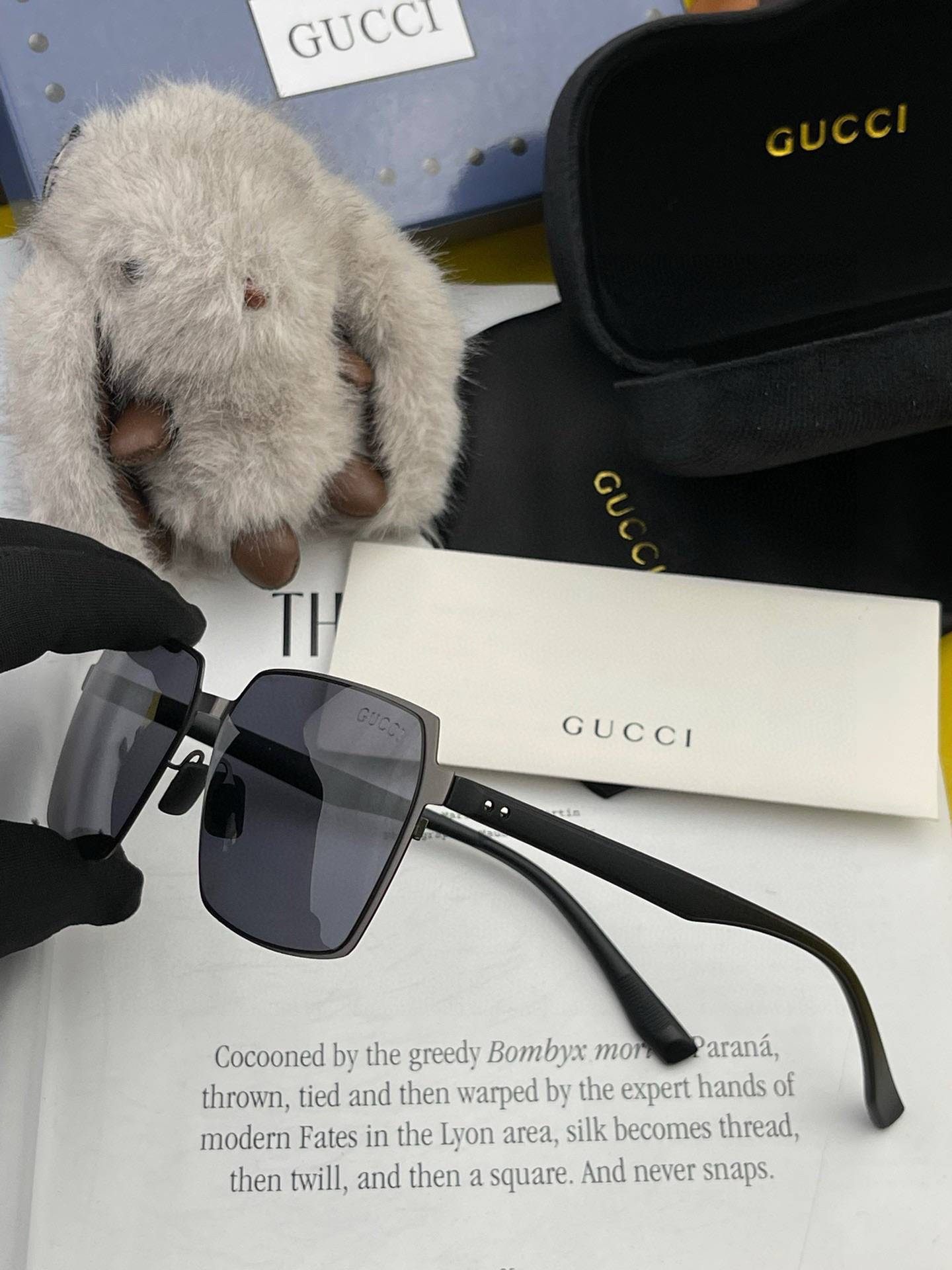 ♦️ GUCCI 2025新款男女情侣款太阳镜多边形墨镜iP电镀永不褪色 超轻超有弹性整幅眼镜无螺丝重要