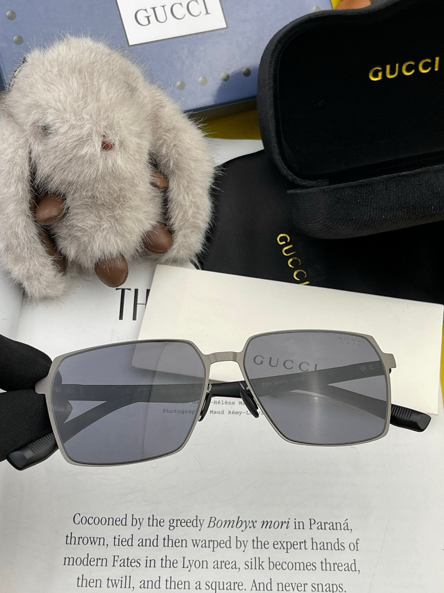 ♦️ GUCCI 2025新款男女情侣款太阳镜多边形墨镜iP电镀永不褪色 超轻超有弹性整幅眼镜无螺丝重要