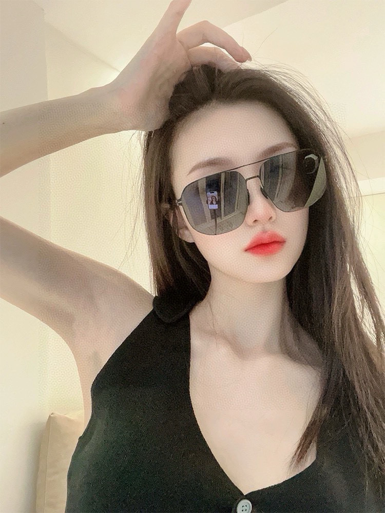 ♦️GUCCI 2025新款男女情侣款太阳镜多边形墨镜iP电镀永不褪色 超轻超有弹性整幅眼镜无螺丝重要的