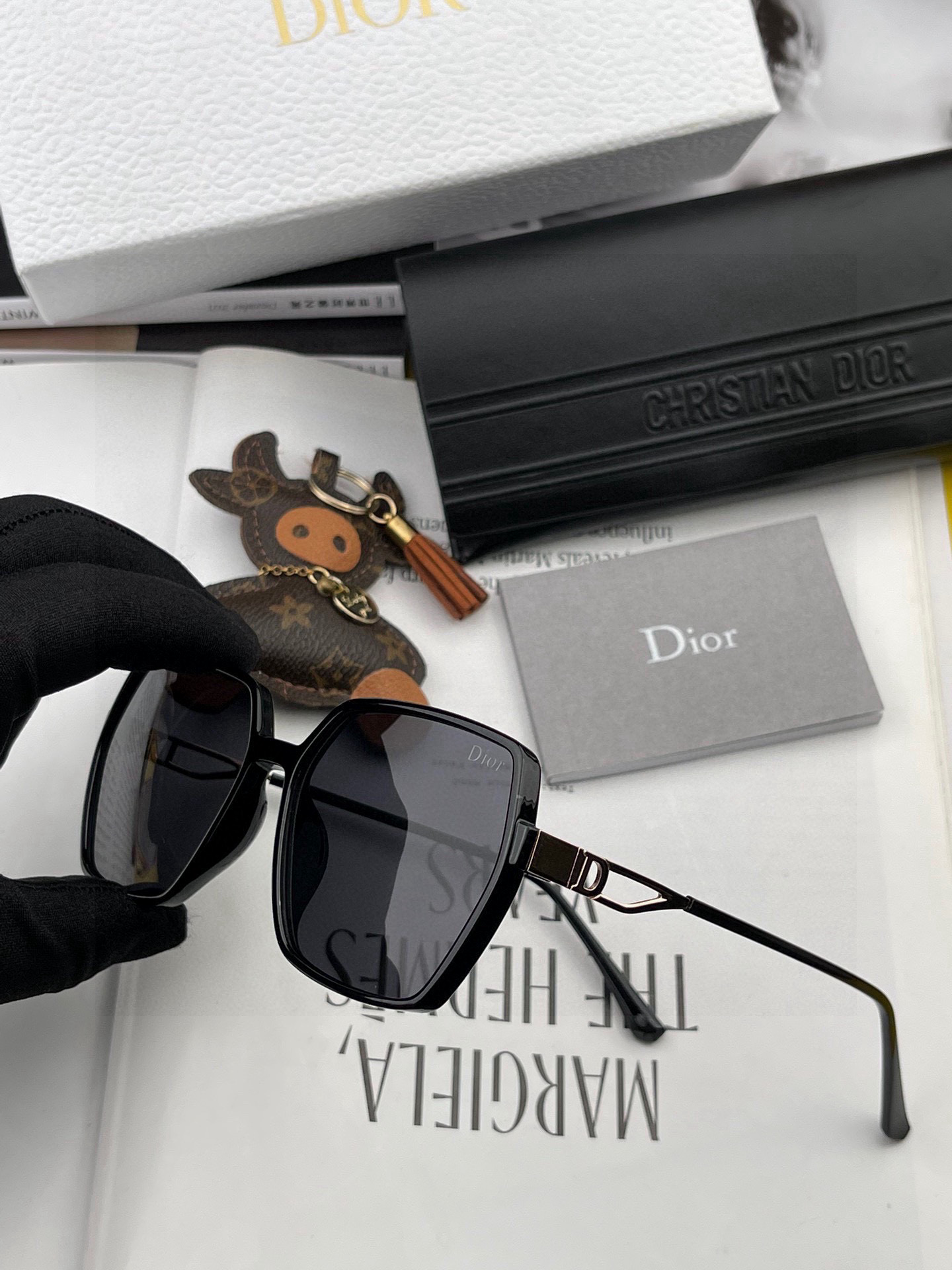  🔺 【DIOR-迪奥】2025开春新款 潮流爆款 时尚方框偏光太阳镜 高品质 佩戴舒适 网红潮款墨镜 