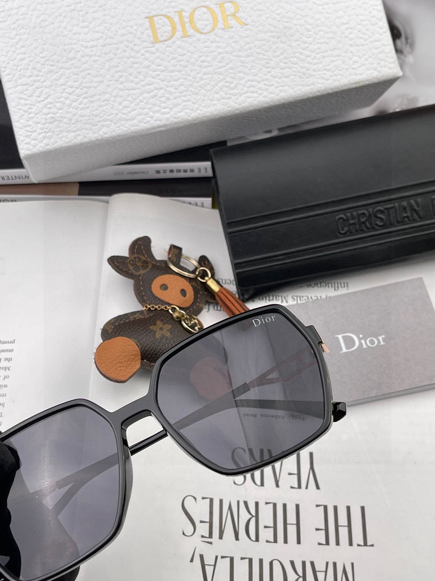  🔺 【DIOR-迪奥】2025开春新款 潮流爆款 时尚方框偏光太阳镜 高品质 佩戴舒适 网红潮款墨镜 