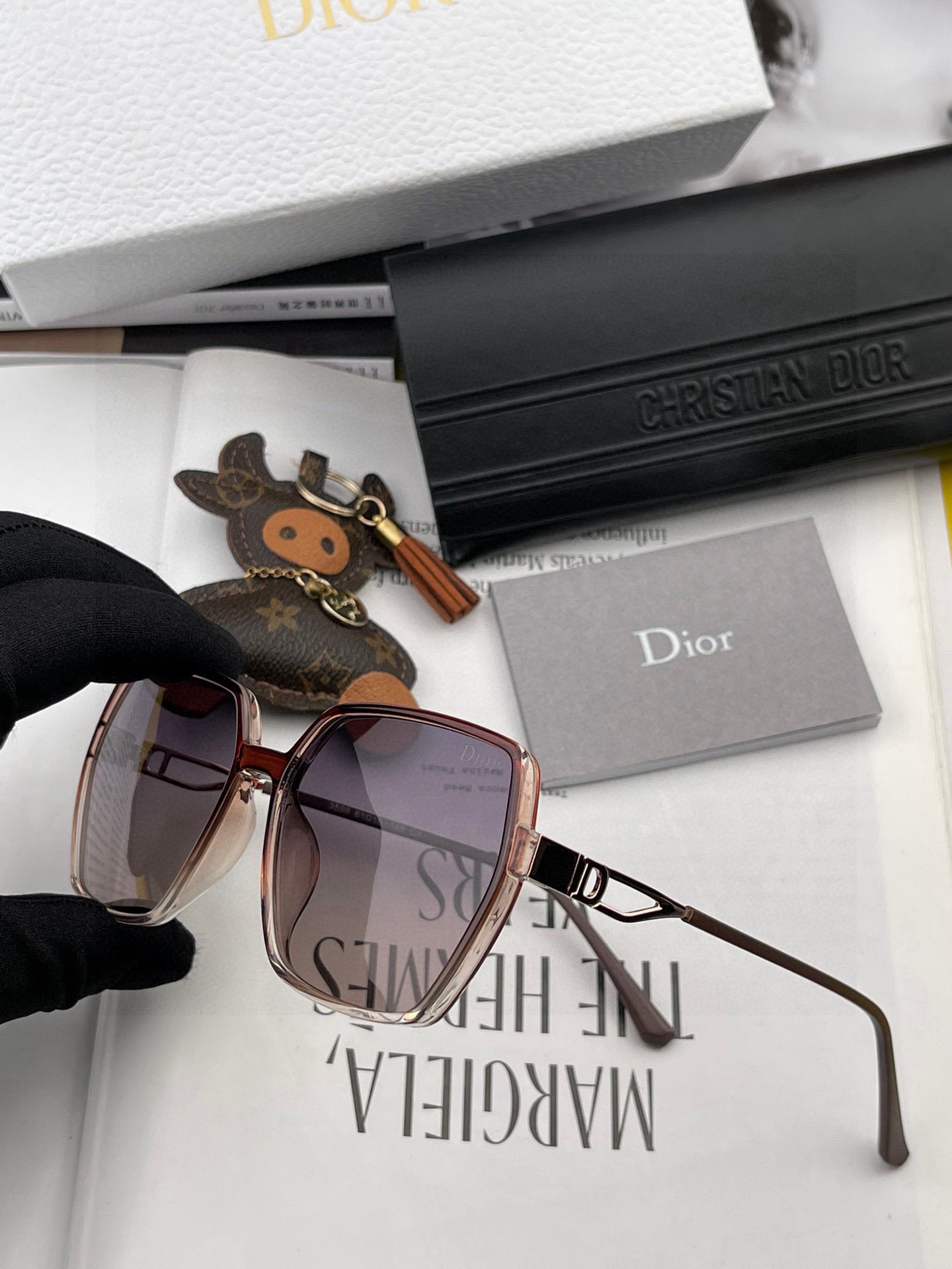  🔺 【DIOR-迪奥】2025开春新款 潮流爆款 时尚方框偏光太阳镜 高品质 佩戴舒适 网红潮款墨镜 