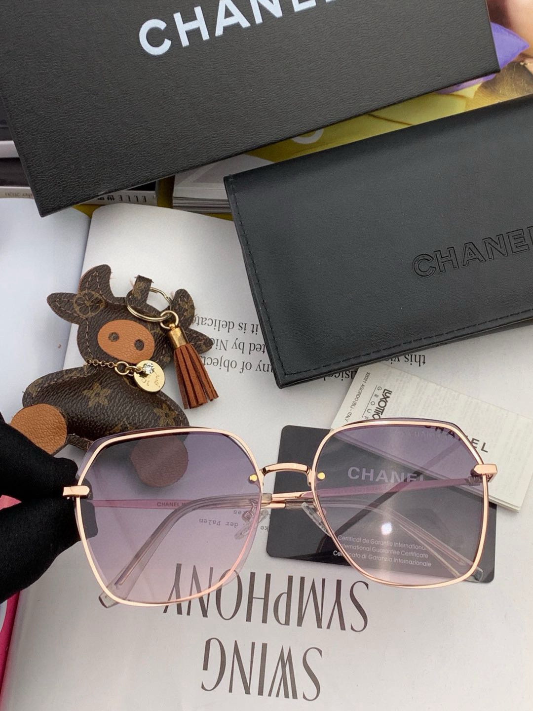 【CHANEL】香奈儿  新款尼龙偏光太眼镜，无框钻石 切边更有质感，大气女人范儿，大脸小脸都好看 ！型
