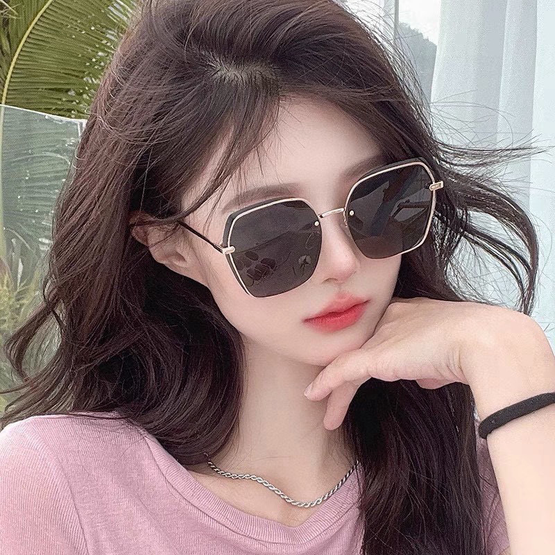 【CHANEL】香奈儿  新款尼龙偏光太眼镜，无框钻石 切边更有质感，大气女人范儿，大脸小脸都好看 ！型
