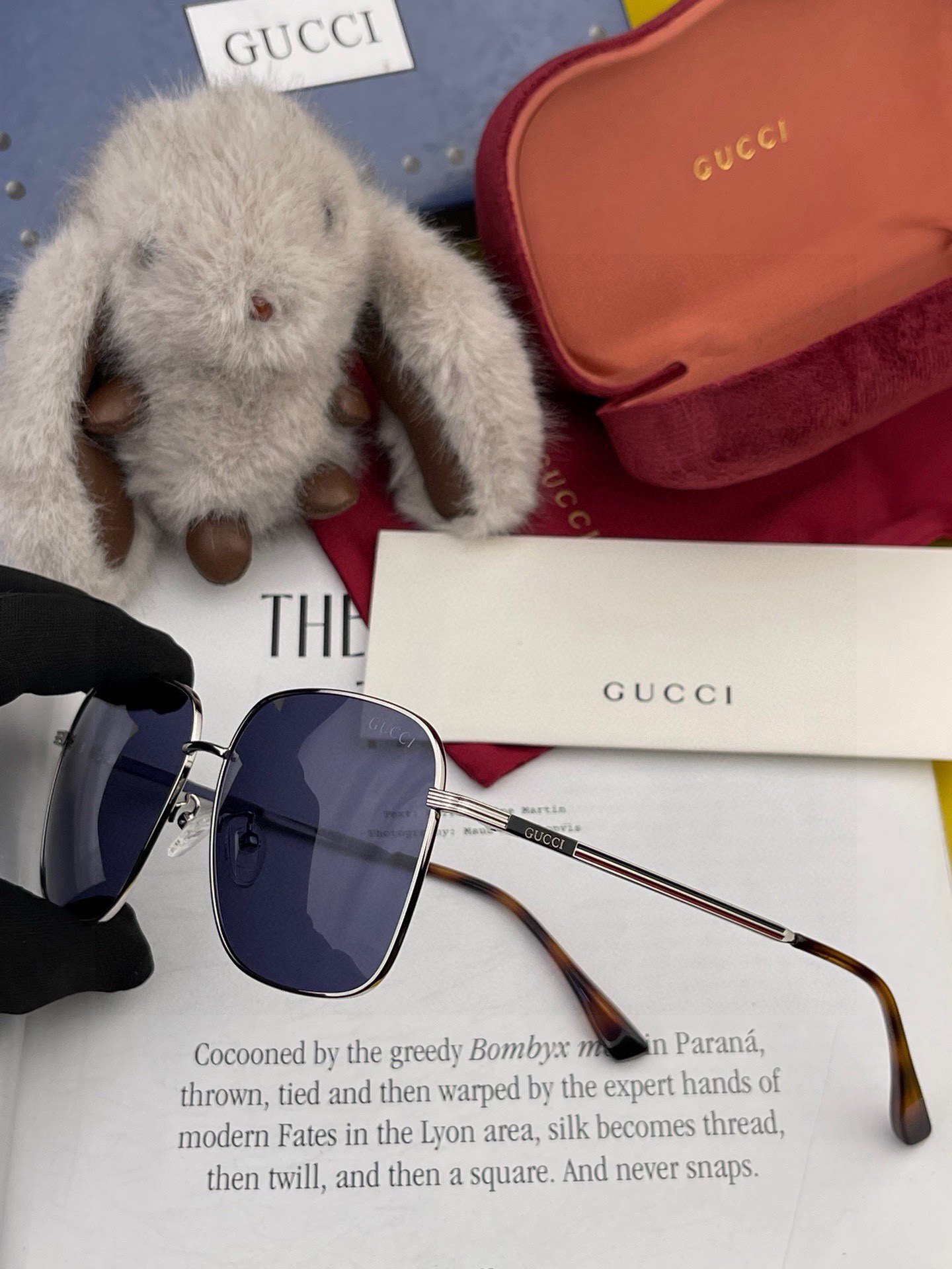   Gucci 。  高品质男女款墨镜   👍 进口宝丽来偏光镜片  。蛤蟆镜 开车钓鱼都可 。百搭显瘦