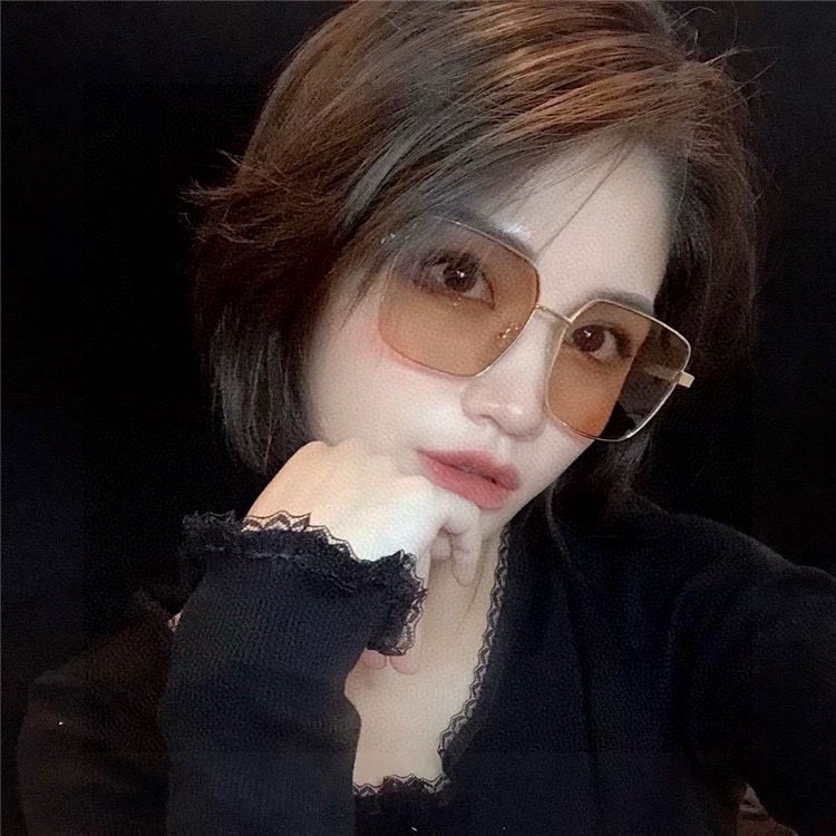   Gucci 。  高品质男女款墨镜   👍 进口宝丽来偏光镜片  。蛤蟆镜 开车钓鱼都可 。百搭显瘦