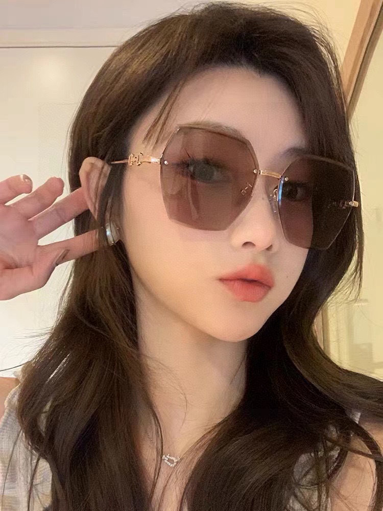  GUCCI-古驰意大利进口🇮🇹2025时尚潮流奢华装饰太阳眼镜 尼龙偏光高清太阳镜明星海报款 超高复杂