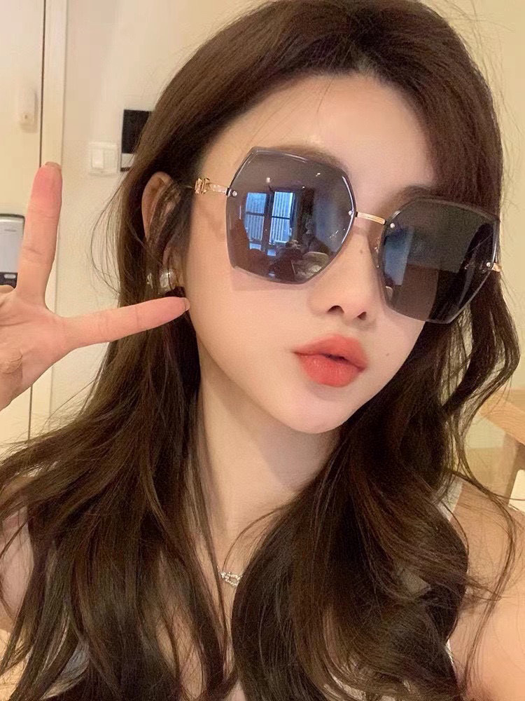  GUCCI-古驰意大利进口🇮🇹2025时尚潮流奢华装饰太阳眼镜 尼龙偏光高清太阳镜明星海报款 超高复杂